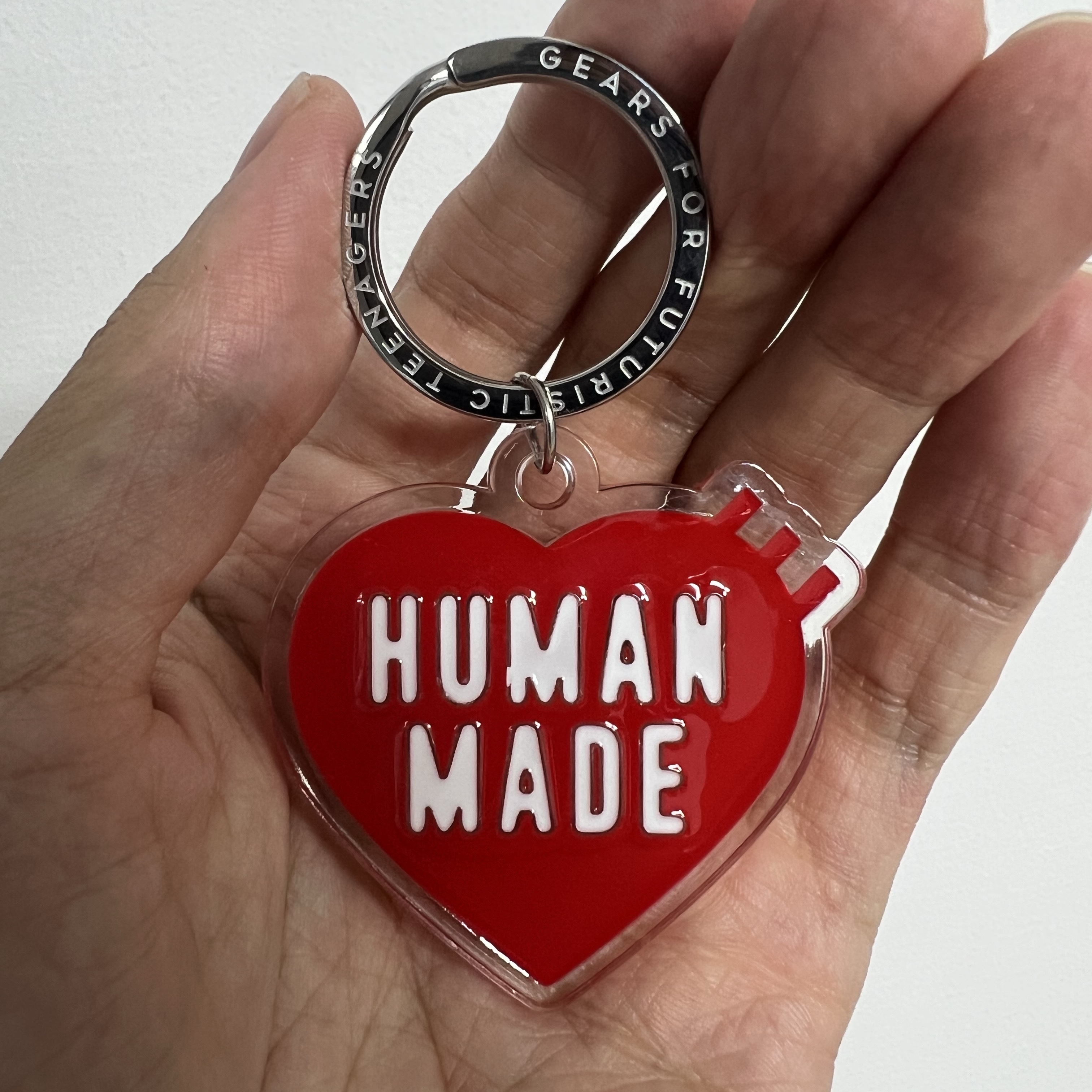 Human Made Heart Keyring Red 착용 스타일