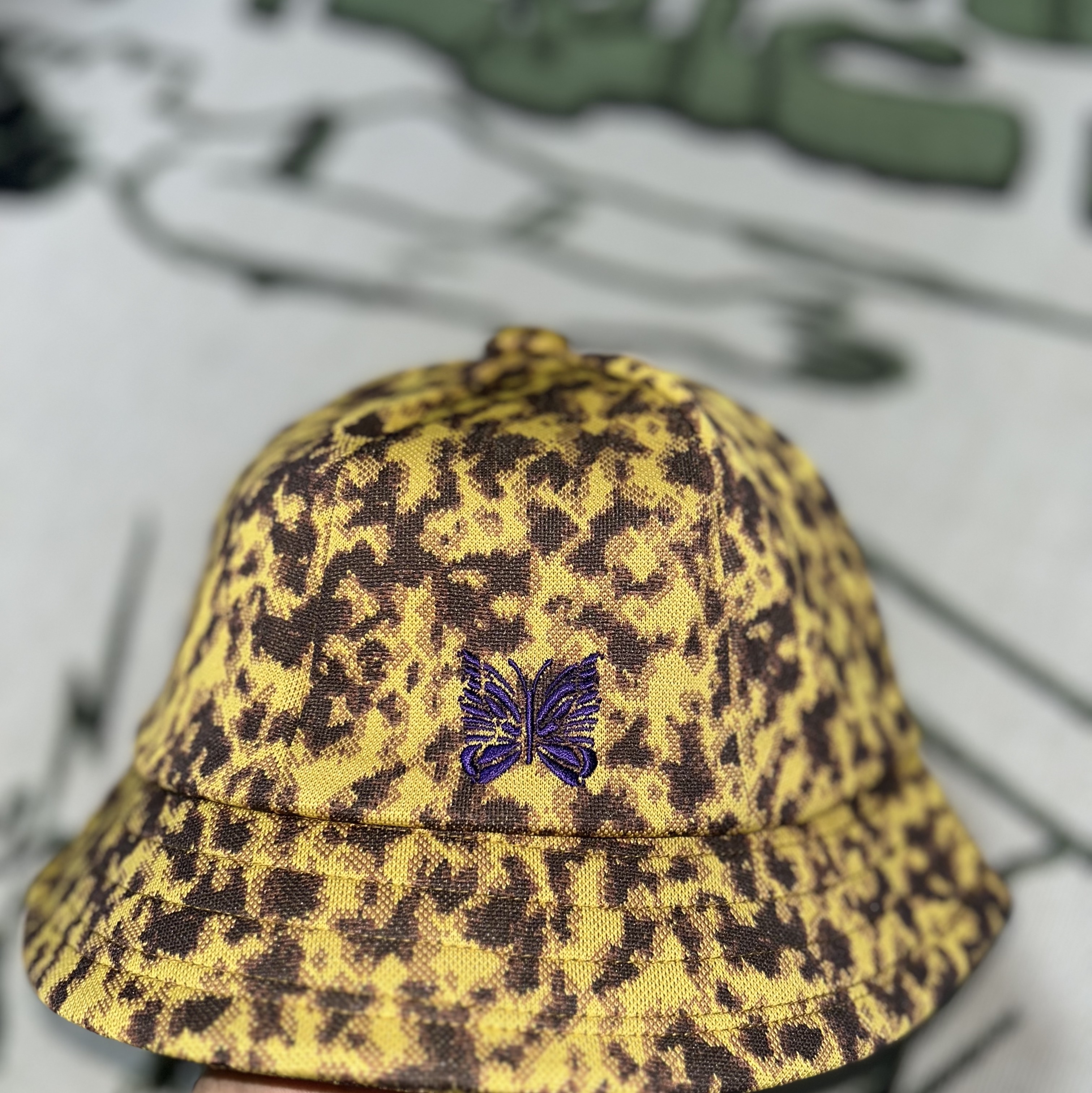 Needles Bermuda Hat Poly Jacquard Amber 착용 스타일 - 1