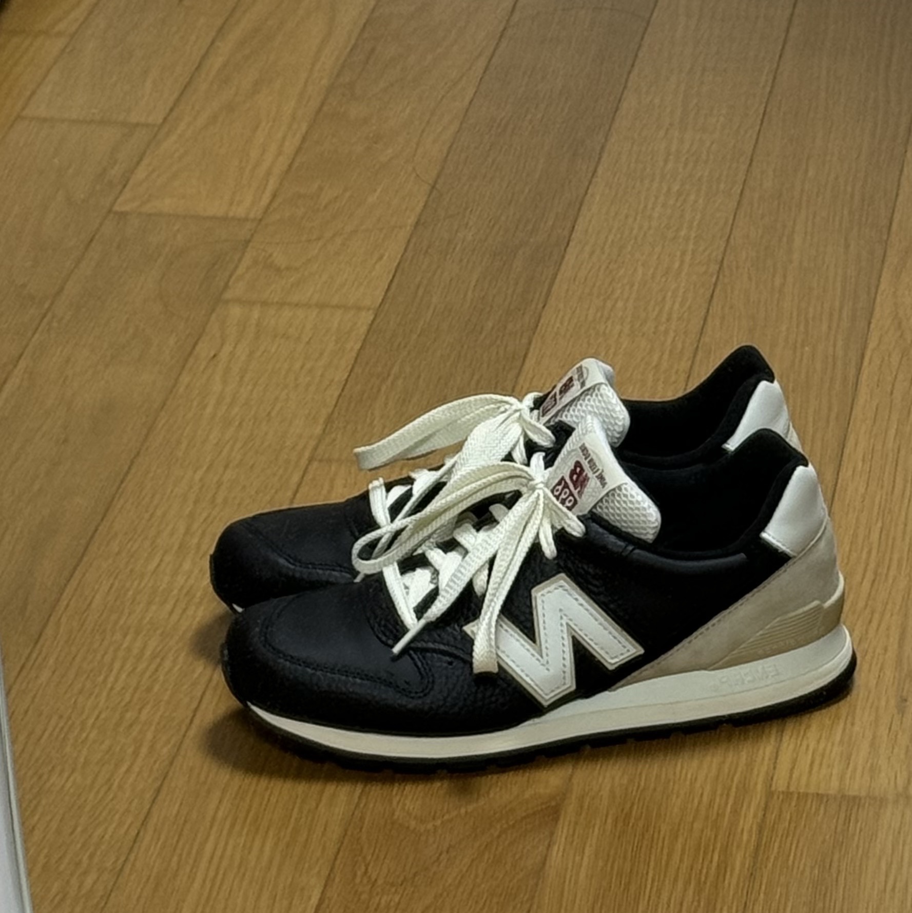 New Balance x Aime Leon Dore Made in USA 996 Black Sandstone 착용 스타일 - 3