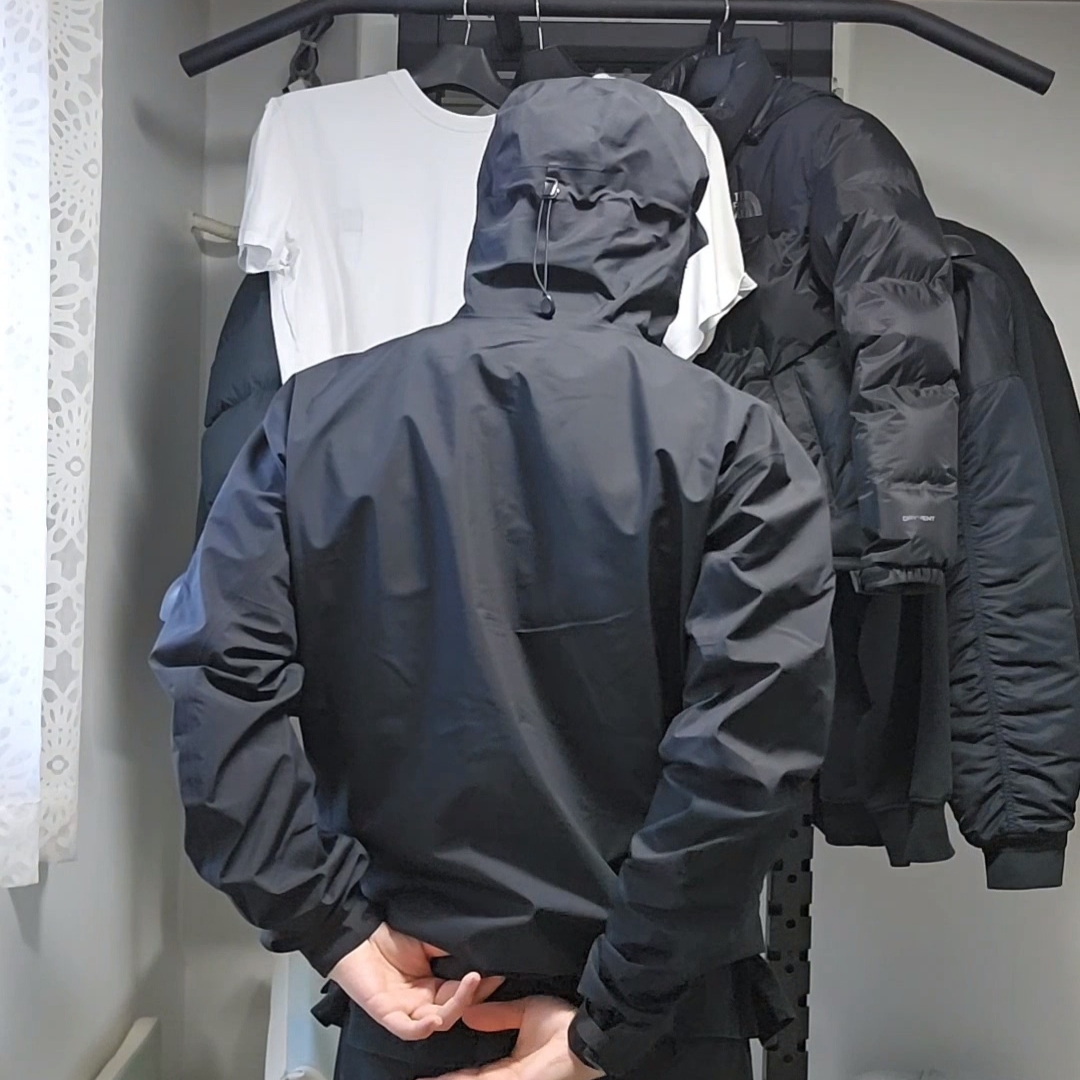 Arc'teryx Beta Jacket Black 착용 스타일 - 2
