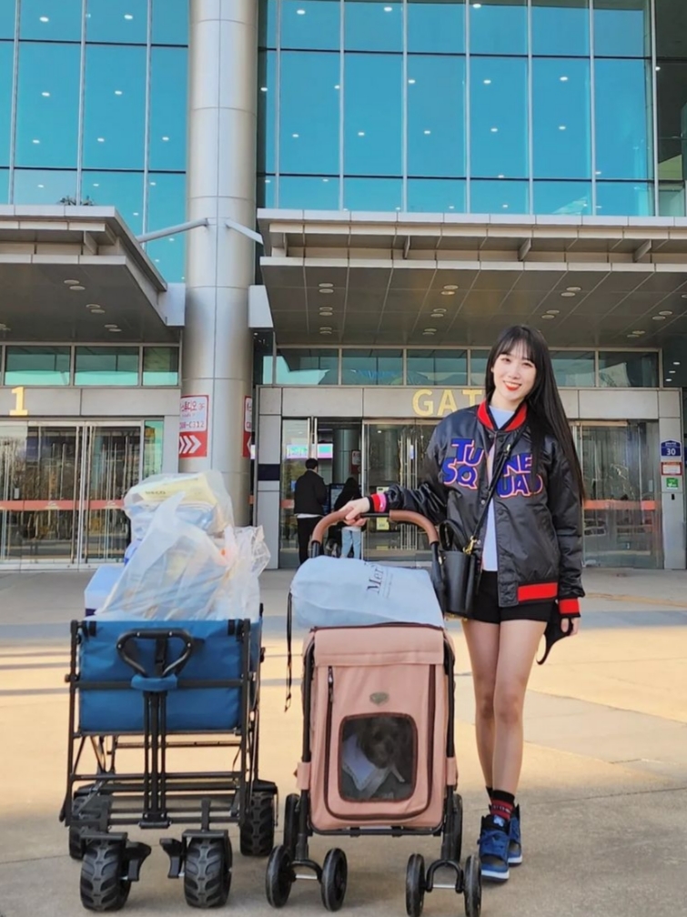 Nike NRG Solo Swoosh Crew Fleece White - US/EU, Prada Small Brushed Leather Tote Bag Black 착용 스타일