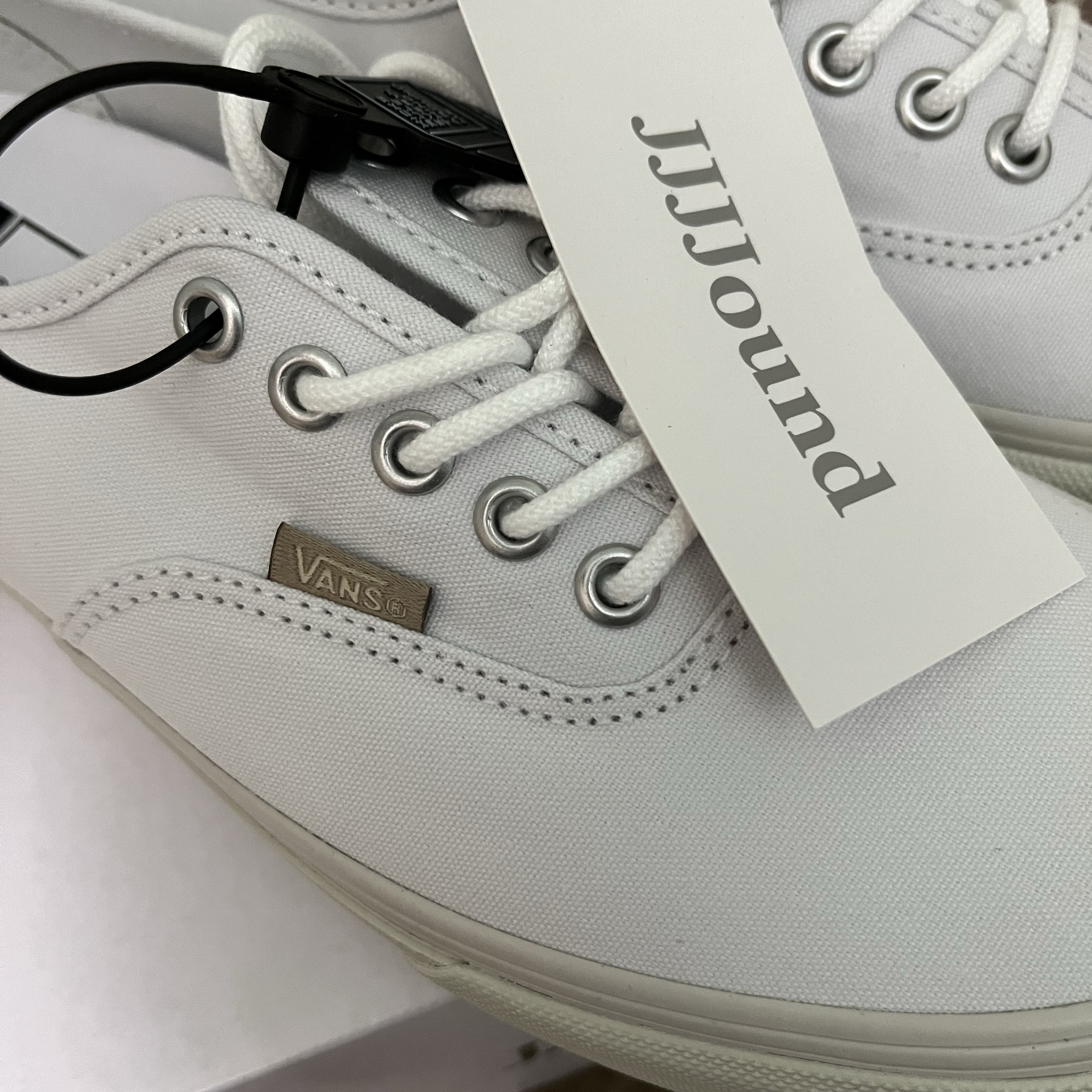 Vans Vault x JJJJound Authentic LX True White 착용 스타일