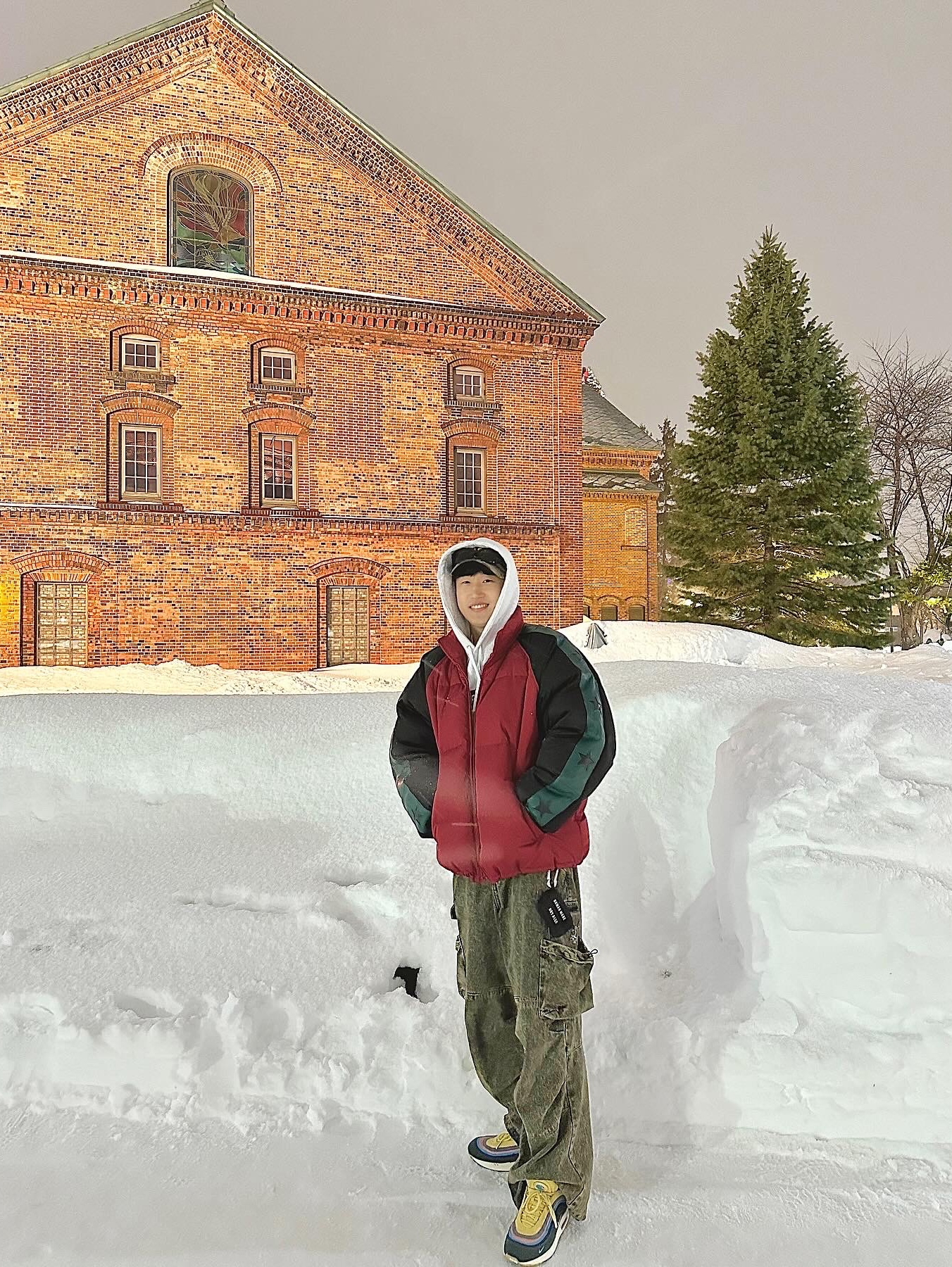 Supreme Star Sleeve Down Puffer Jacket Red - 23FW, Nike x Sean Wotherspoon Air Max 1/97 착용 스타일 - 4