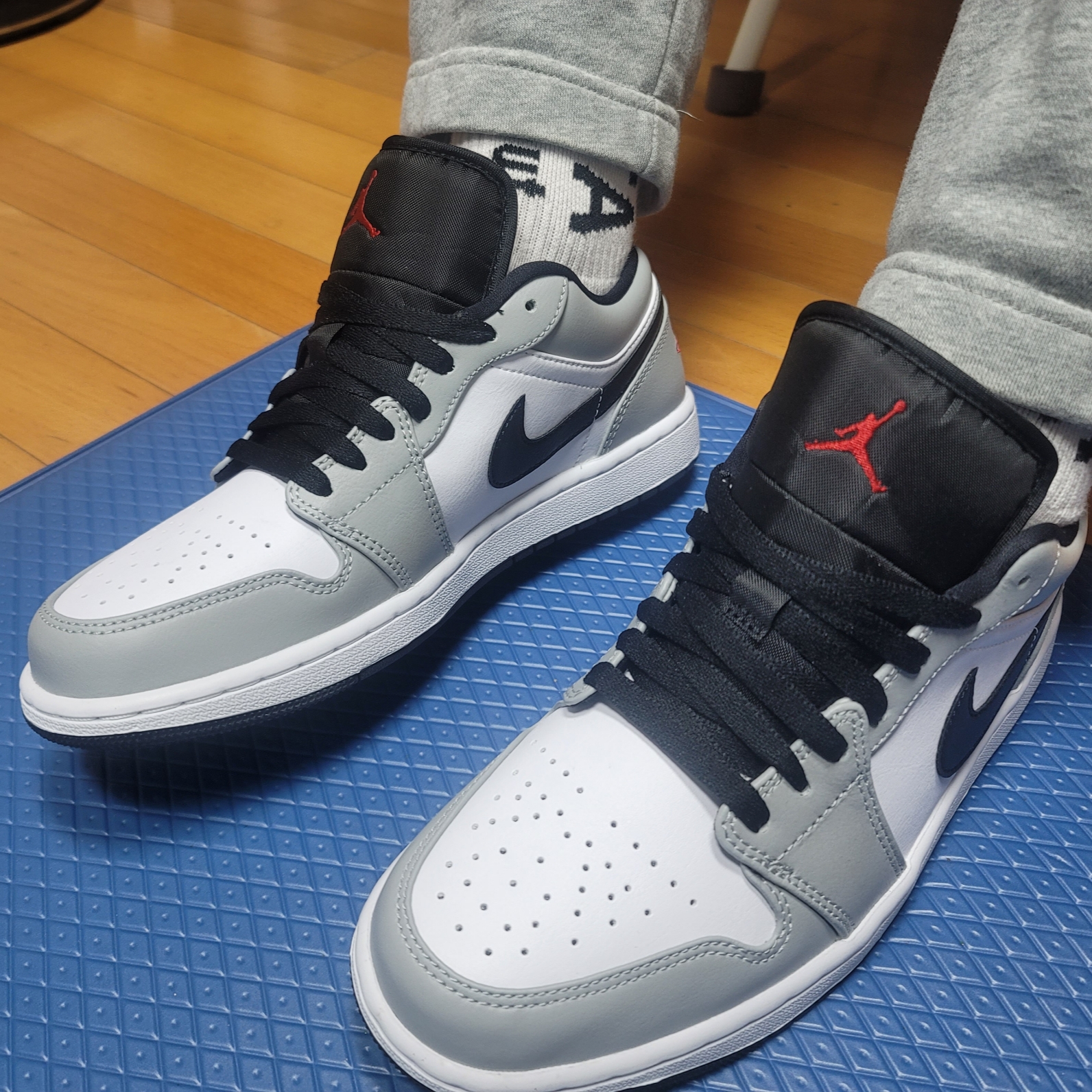 Jordan 1 Low Light Smoke Grey 착용 스타일 - 2