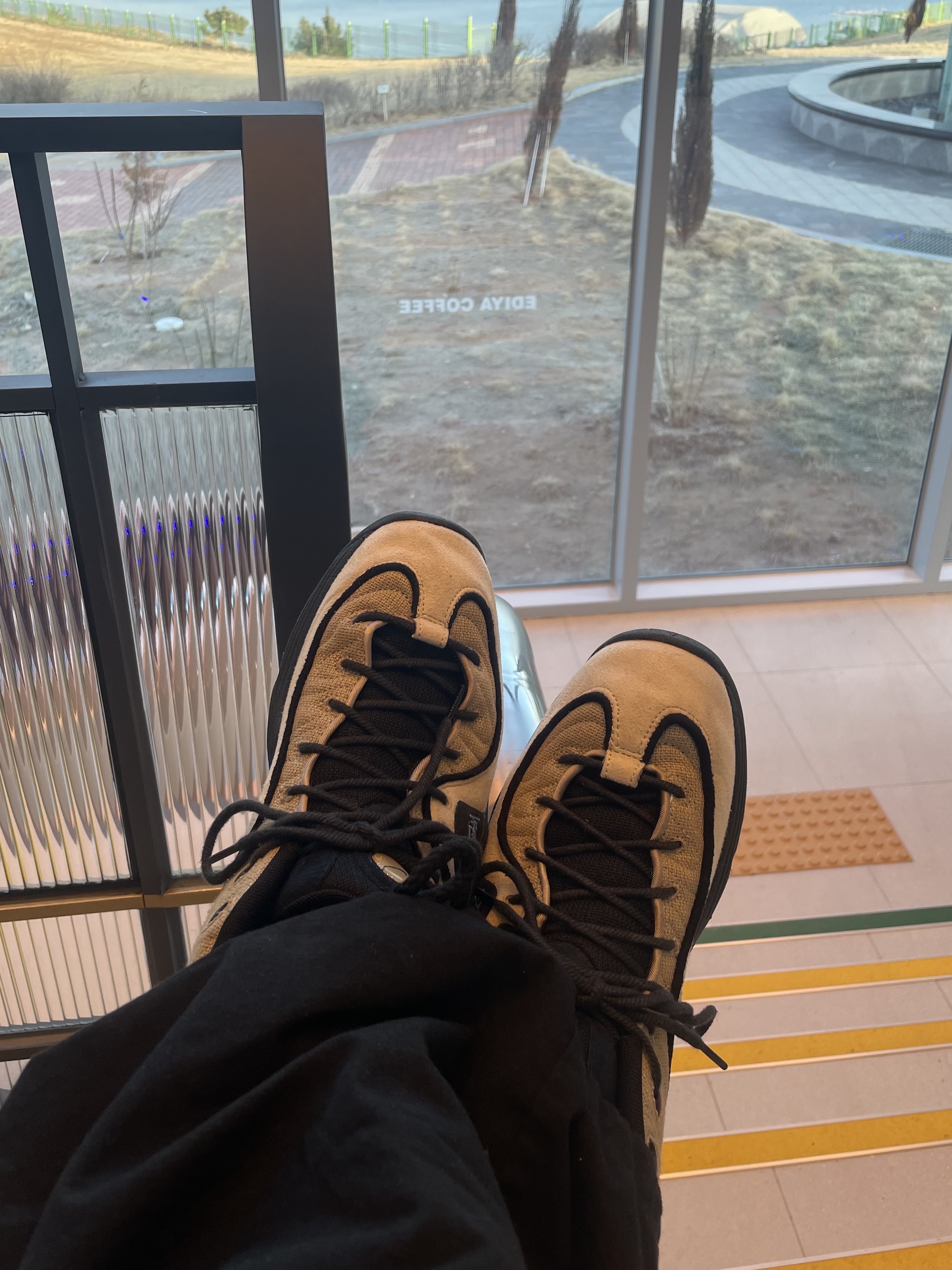 Nike x Stussy Air Penny II Rattan and Limestone 착용 스타일