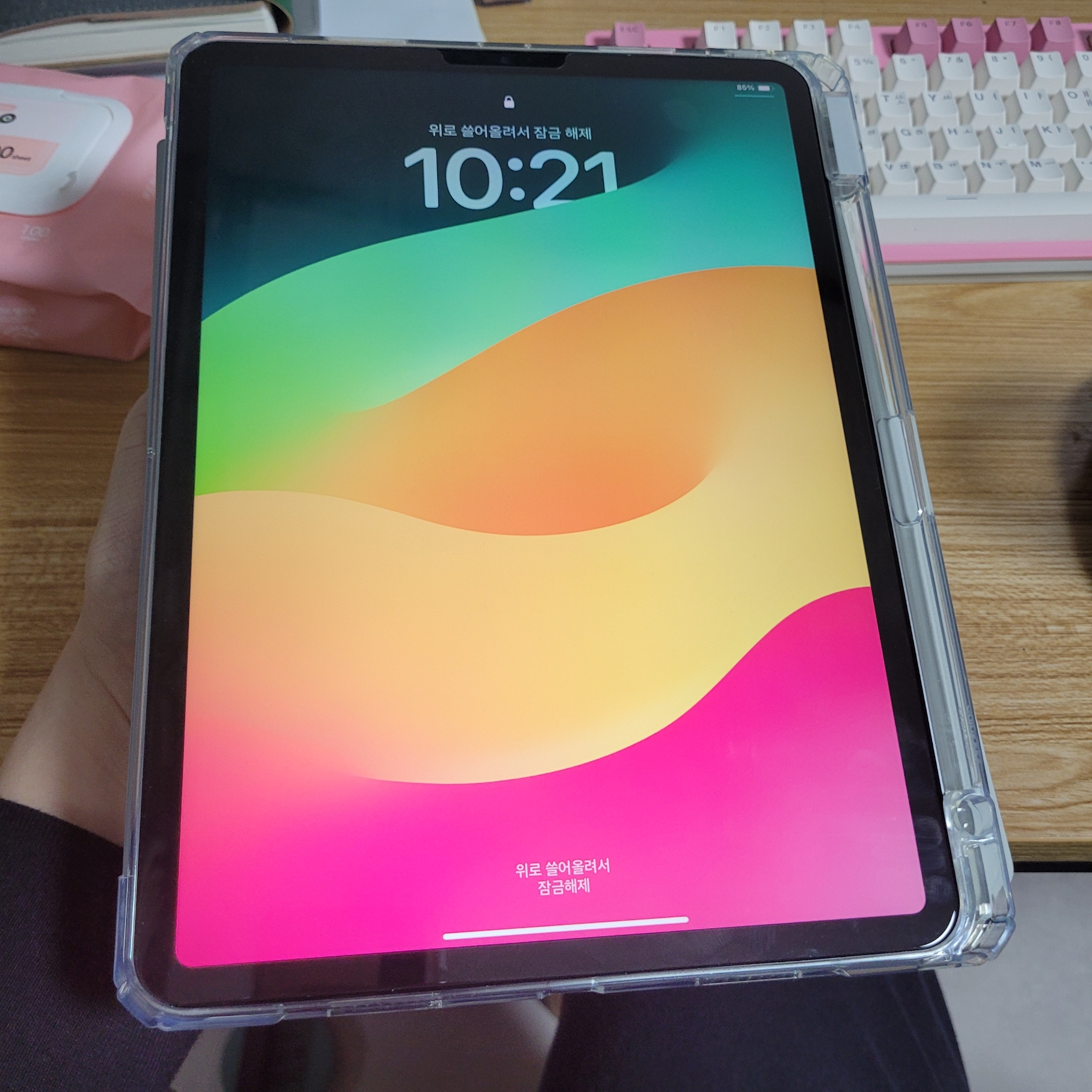 Apple iPad Pro 4th Gen 11-inch Wifi 128GB Space Gray (Korean Ver.) 착용 스타일 - 1