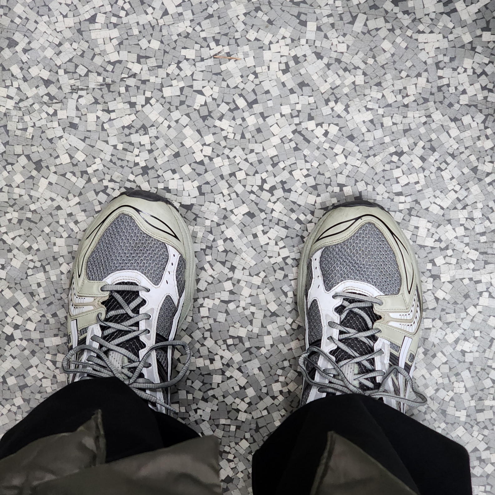 Asics UB1-S Gel-Kayano 14 Piedmont Grey 착용 스타일