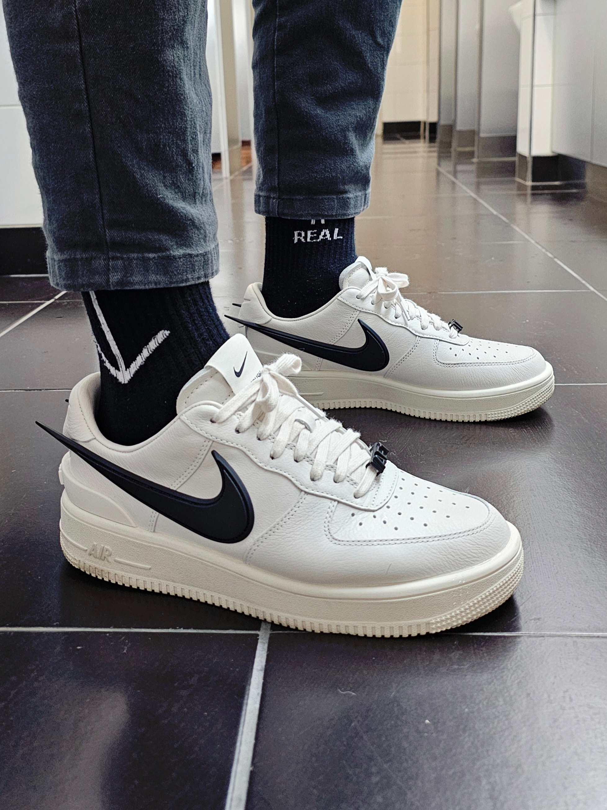 Nike x Ambush Air Force 1 Low SP Phantom 착용 스타일
