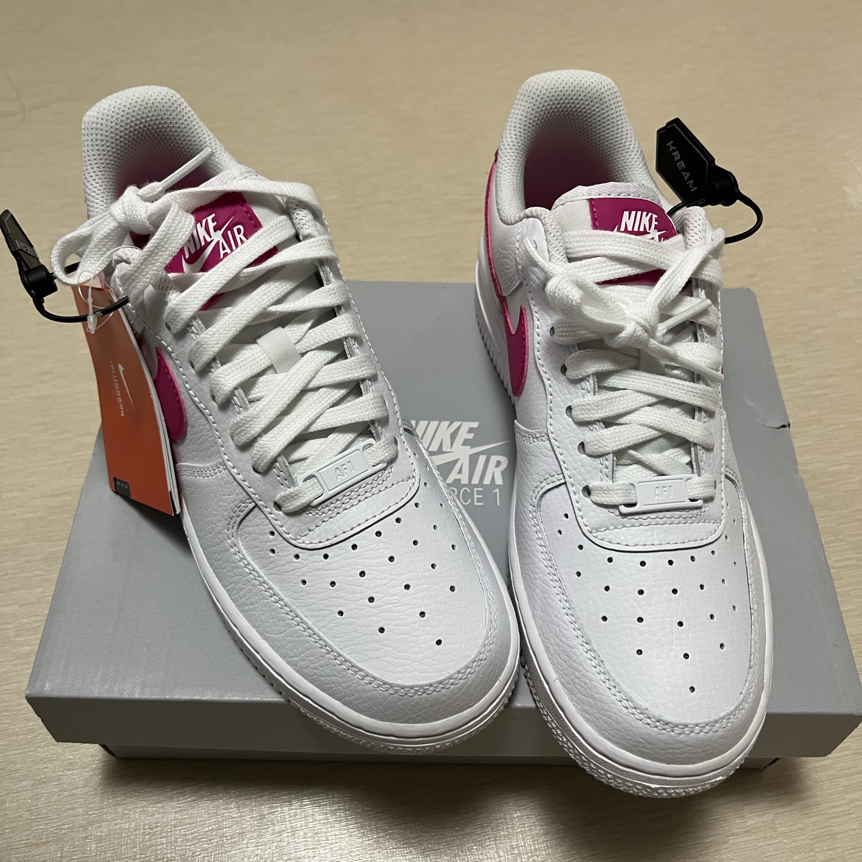 (W) Nike Air Force 1 '07 White Pink Prime 착용 스타일