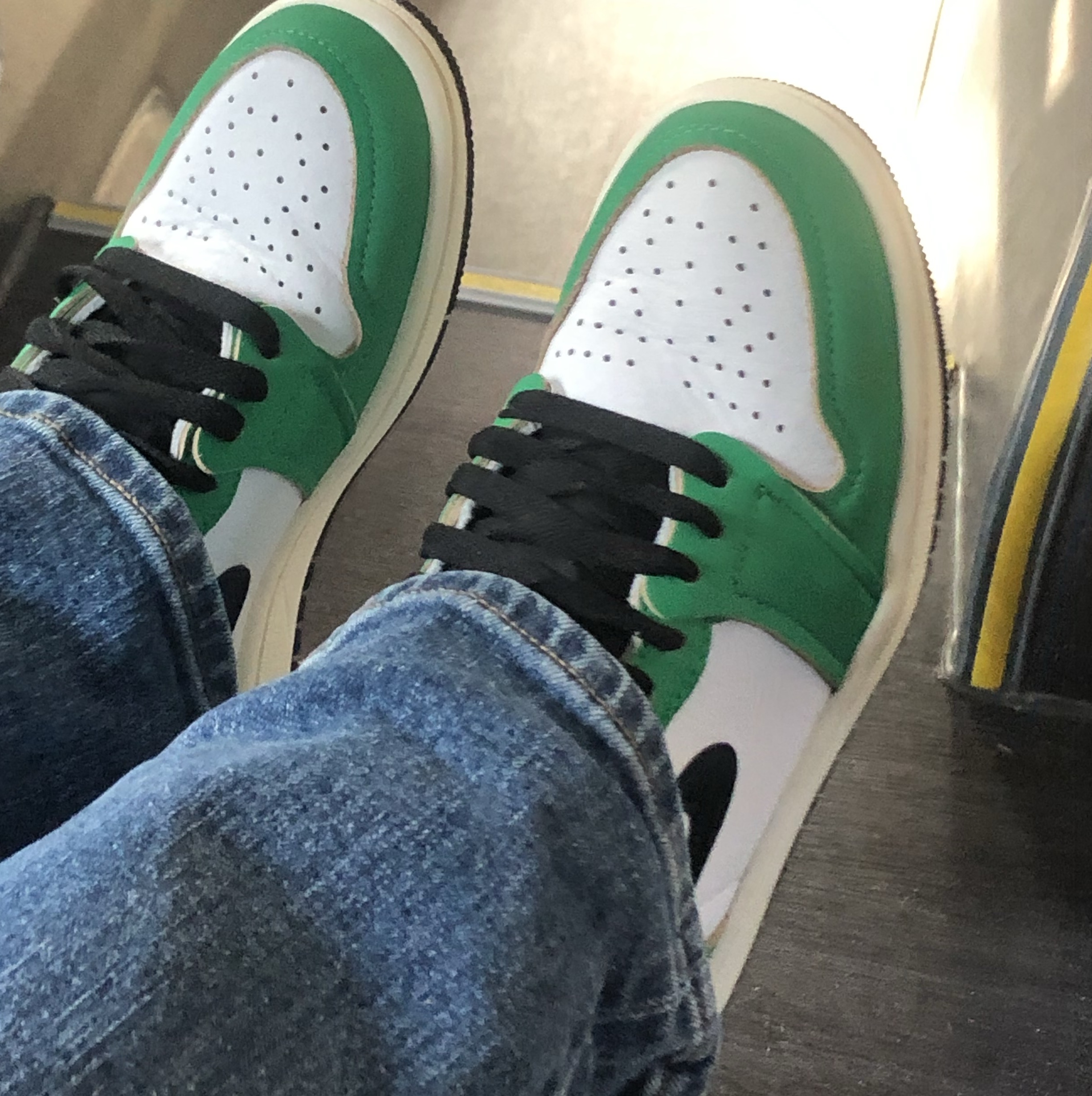 (W) Jordan 1 Retro High OG Lucky Green 착용 스타일 - 3