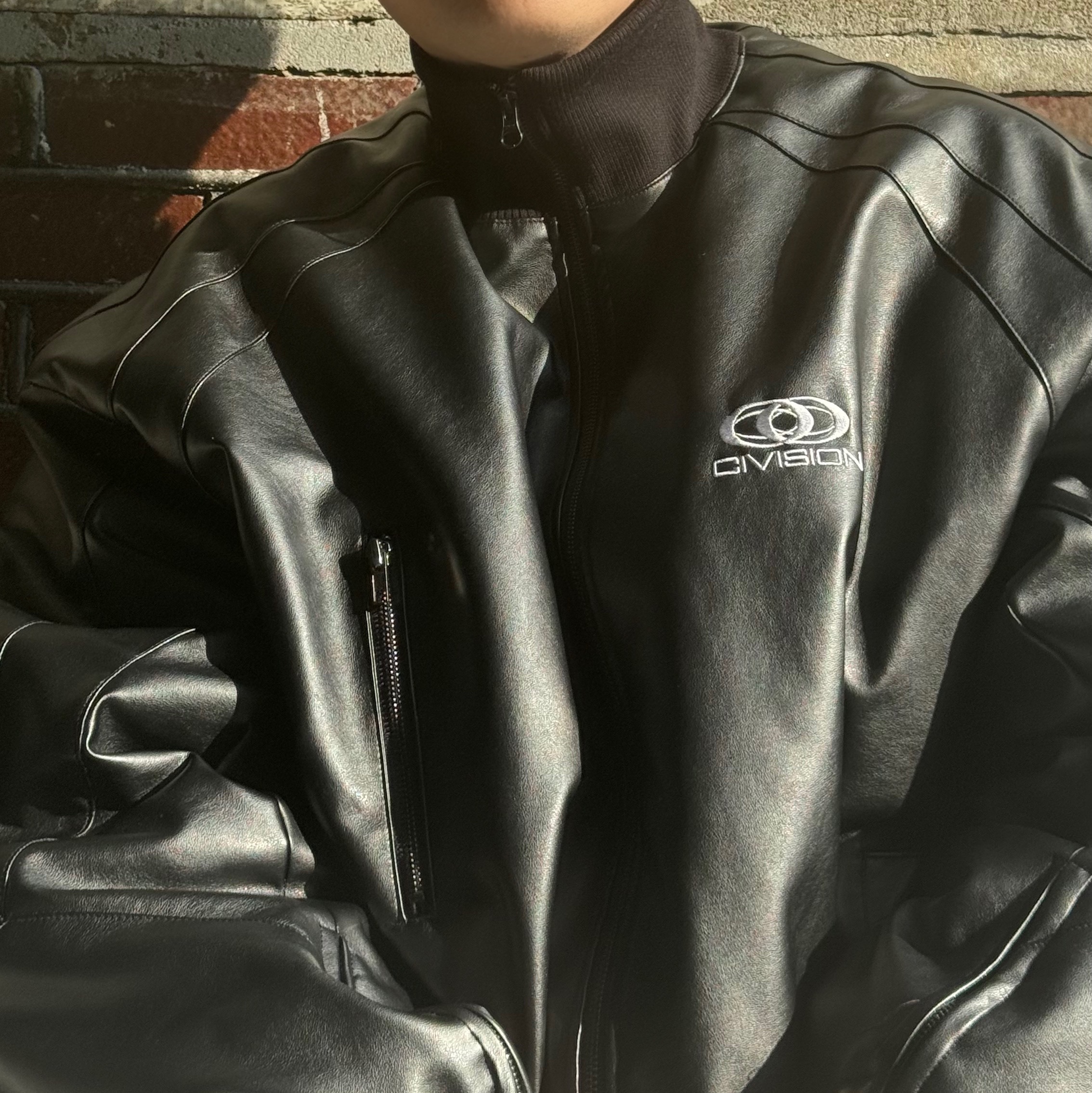 Civision by CSC Artificial Leather Bomber Jacket Black, Maison Mihara Yasuhiro Wayne VL OG Sole Leather Low-top Sneakers White Red 착용 스타일 - 3