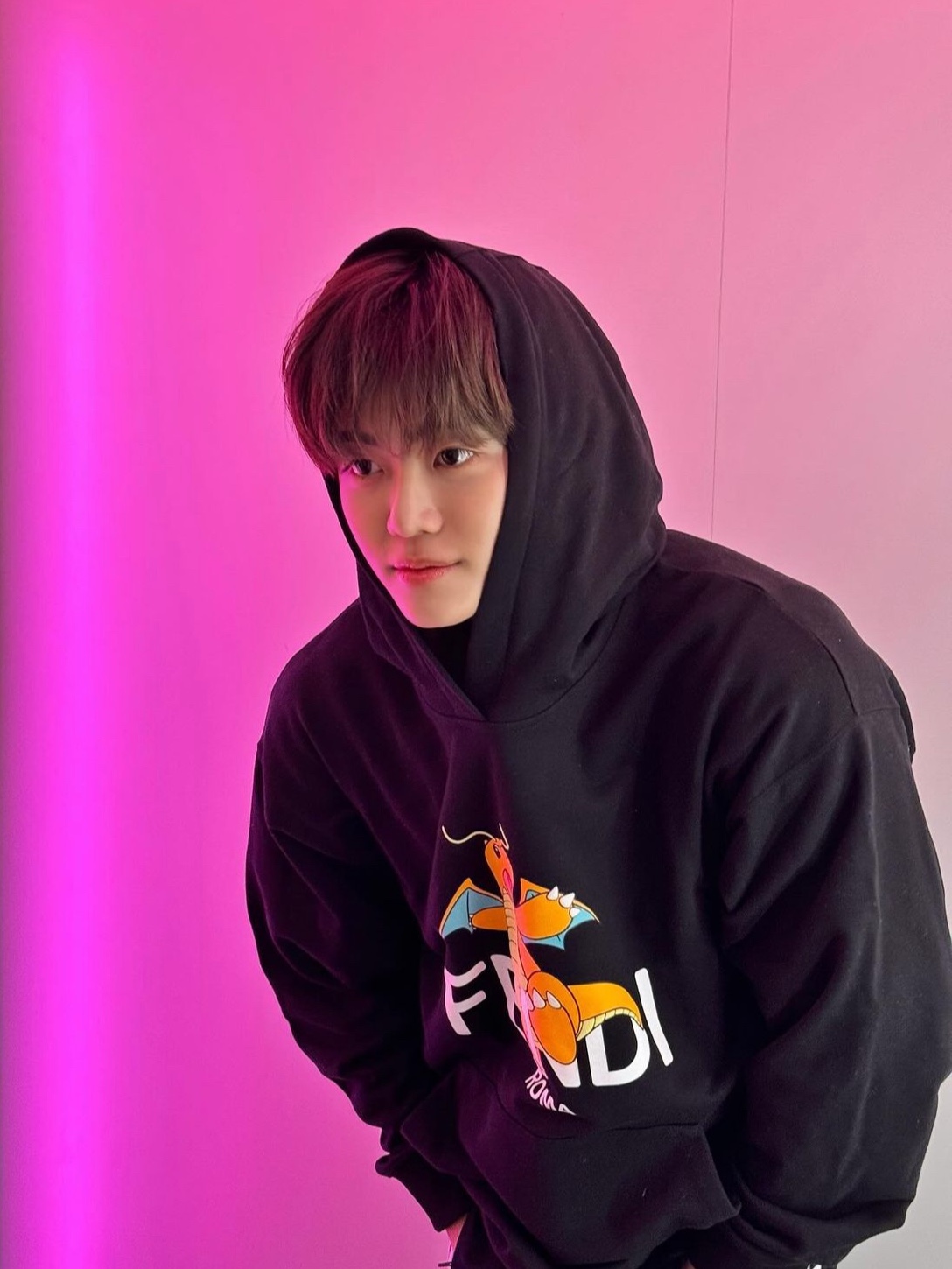 Fendi x Fragment x Pokemon Sweatshirt Black 착용 스타일 - 3