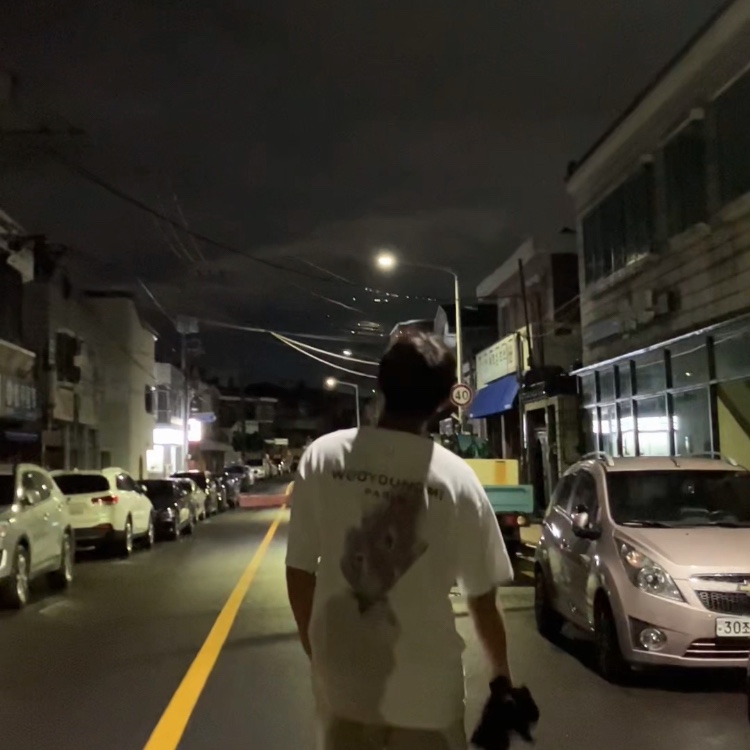 Wooyoungmi Feather Back Logo T-Shirt White - 23SS 착용 스타일