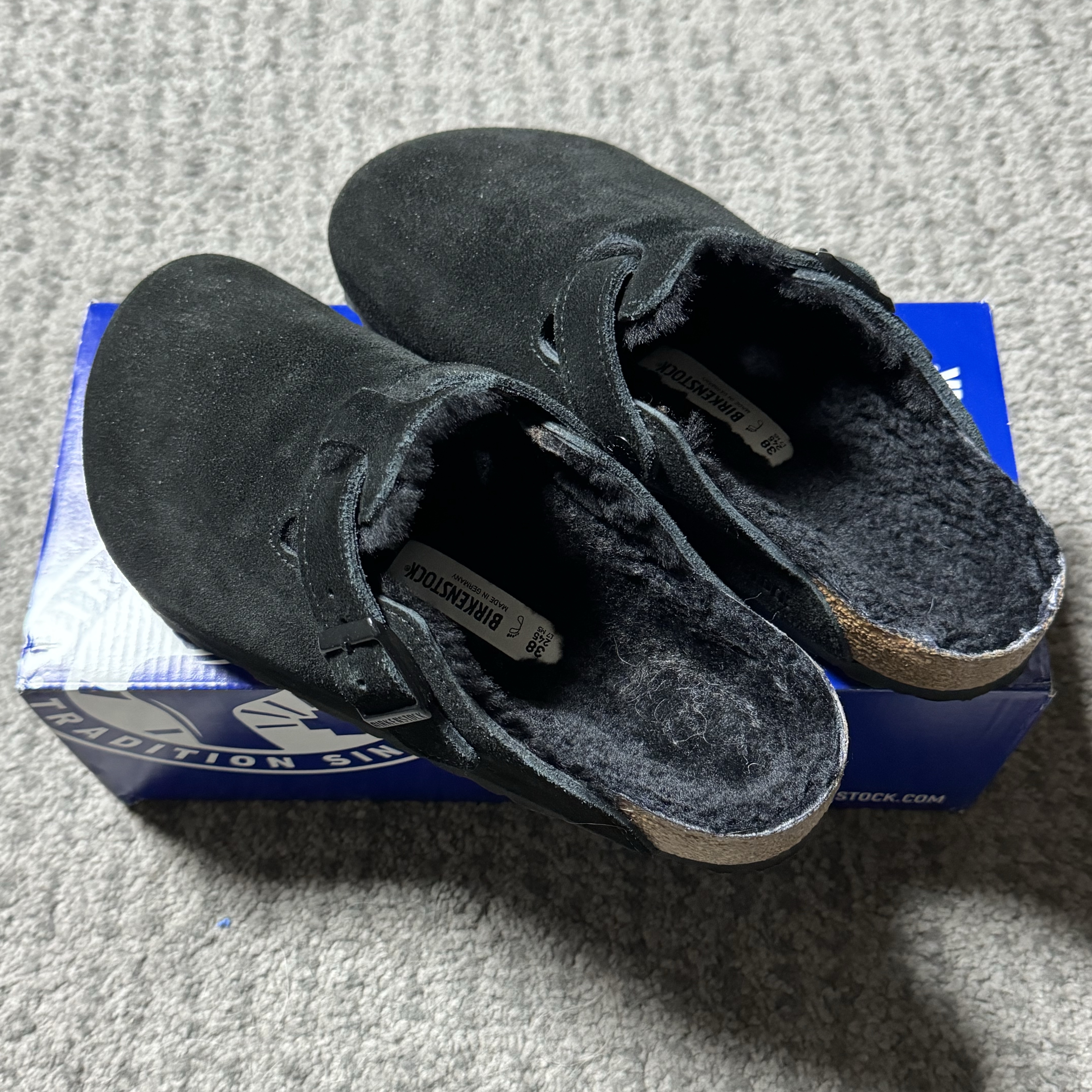 Birkenstock Boston Shearling Mocha - Regular 착용 스타일