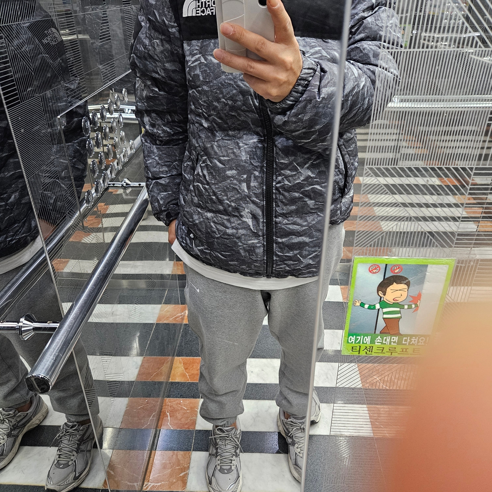 The North Face White Label Novelty Nuptse Down Jacket Gray 착용 스타일