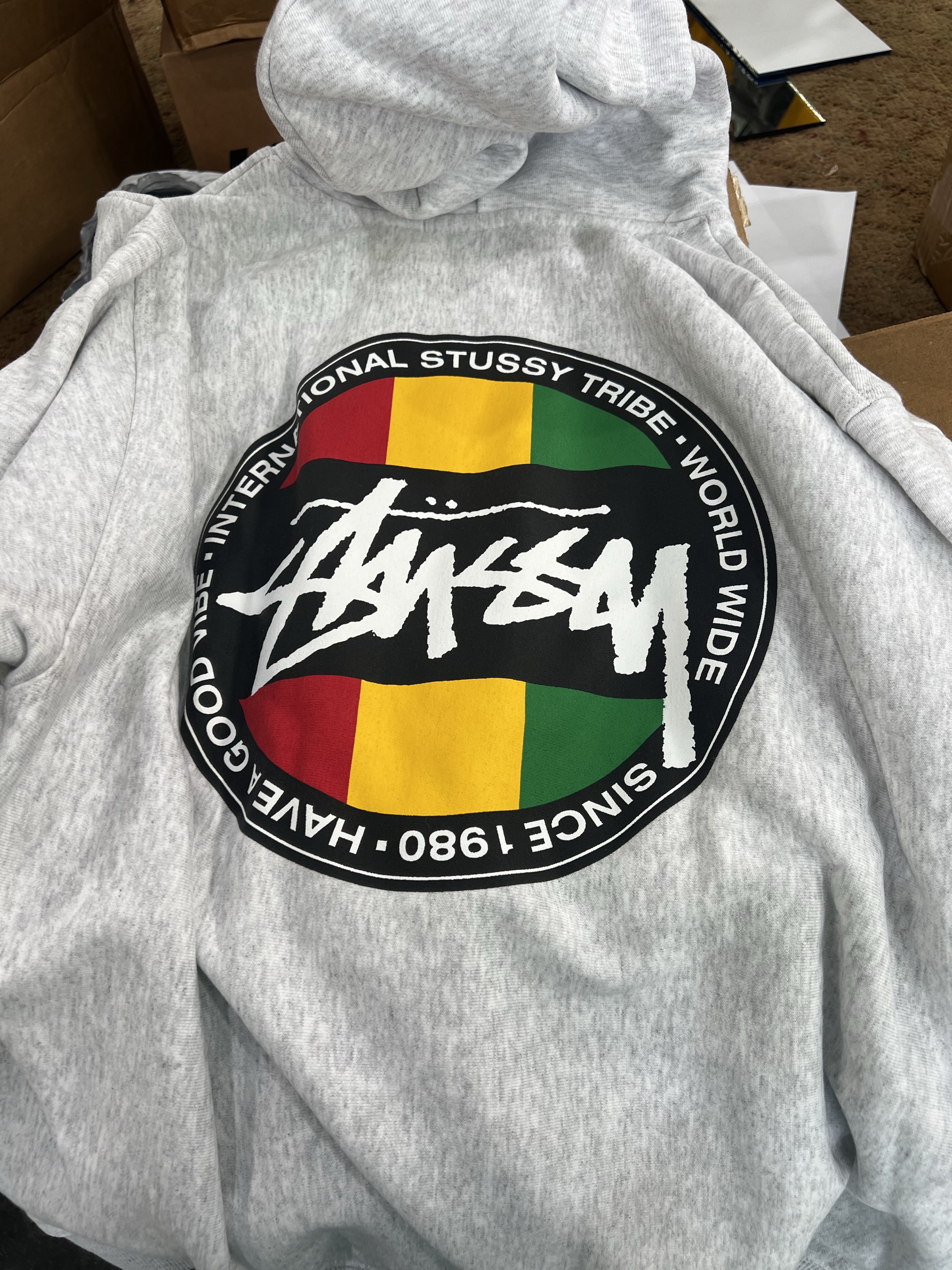 Stussy Classic Dot Zip Hoodie Ash Heather 착용 스타일