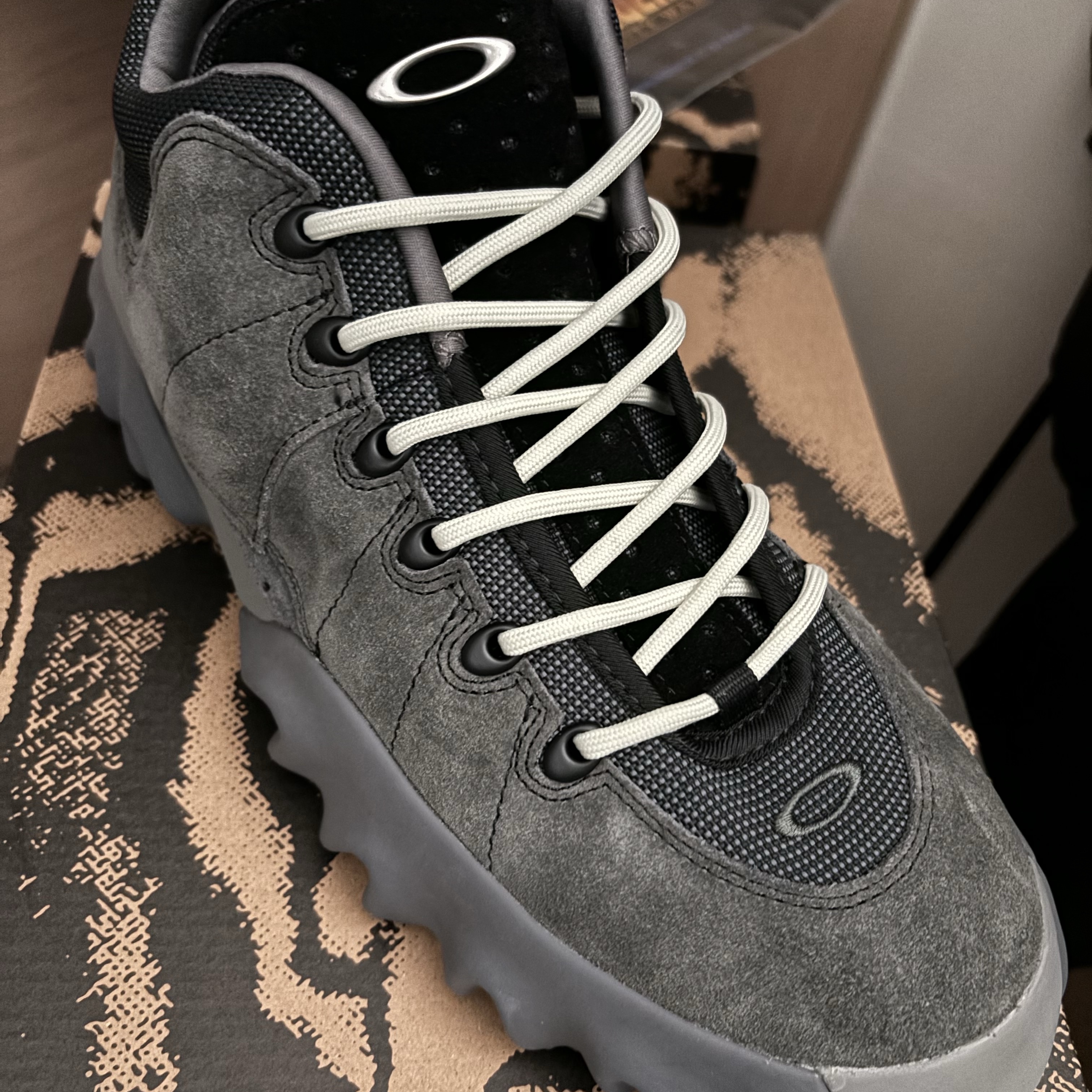 Oakley Factory Team Nubuck Edge Boot Black Ink 착용 스타일 - 1
