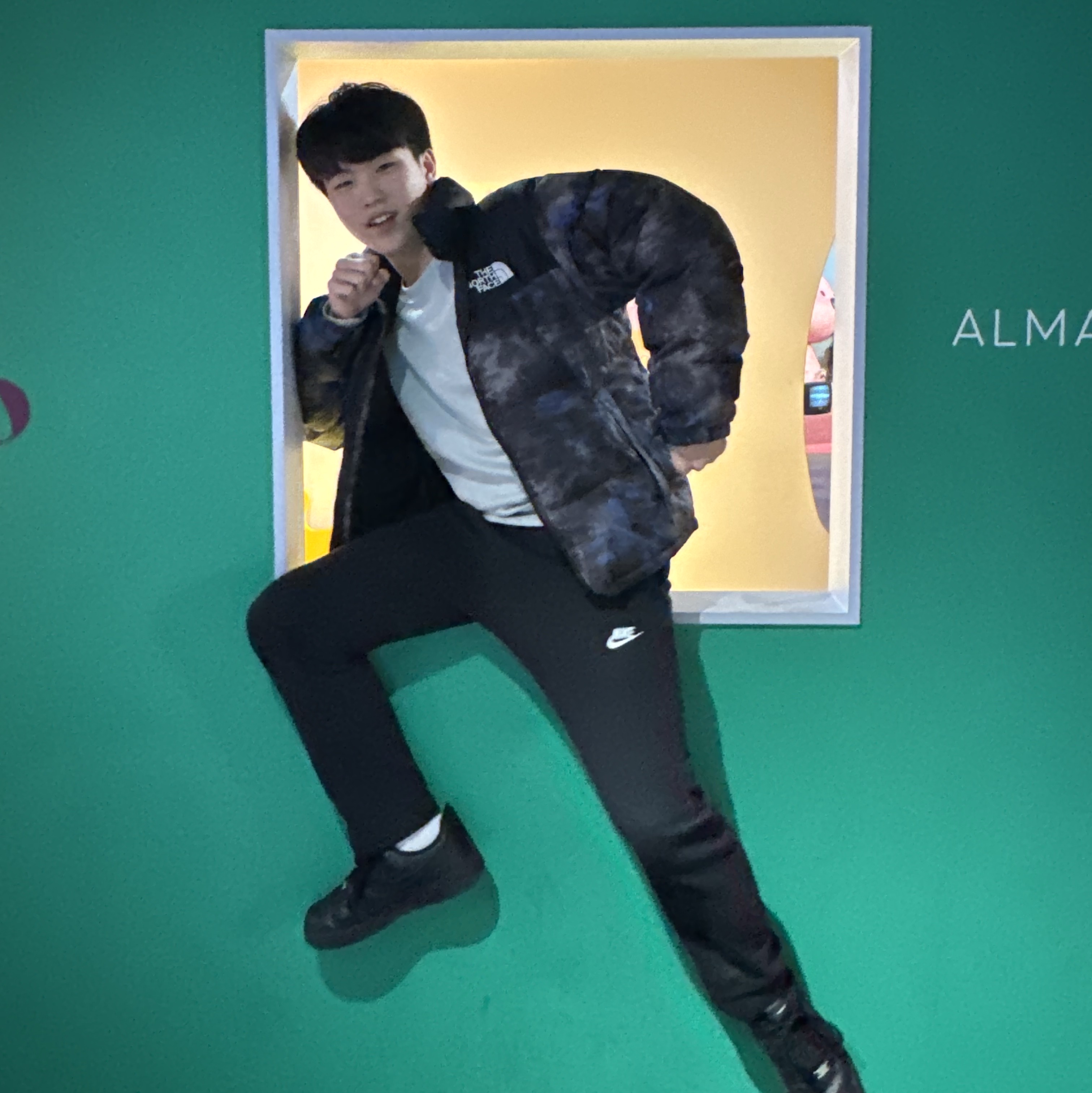 Stone Island 63051 Cotton Fleece Garment Dyed Sweatshirt Light Green - 23SS, Nike Air Force 1 '07 Low Triple Black 착용 스타일 - 2