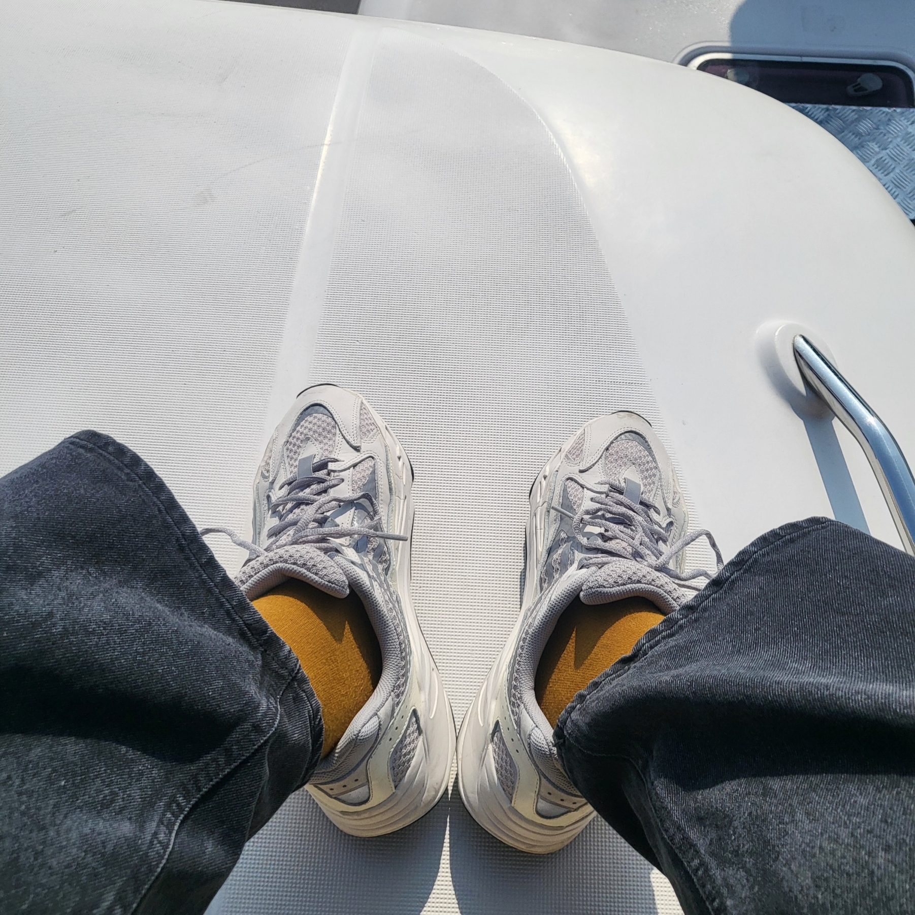 Adidas Yeezy Boost 700 V2 Static 2022 착용 스타일
