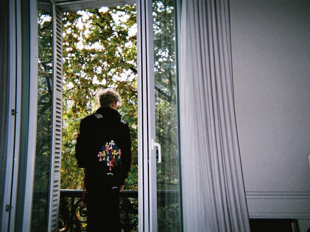 Chrome Hearts Multi Color Cross Cemetery Hoodie Black 착용 스타일 - 1