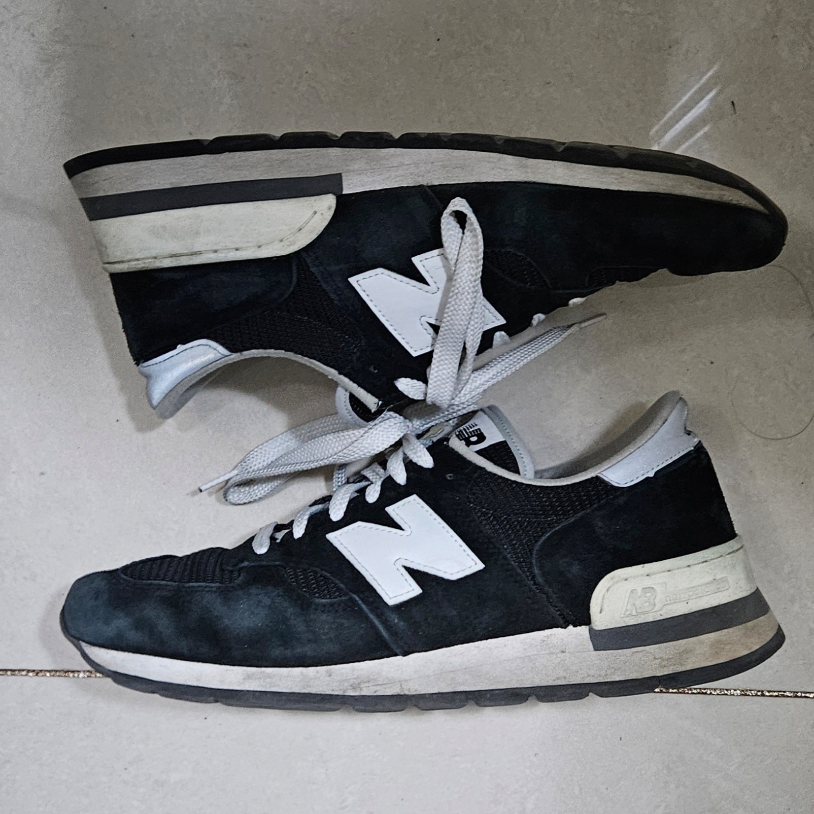 New Balance 990v1 Made in USA Black 착용 스타일