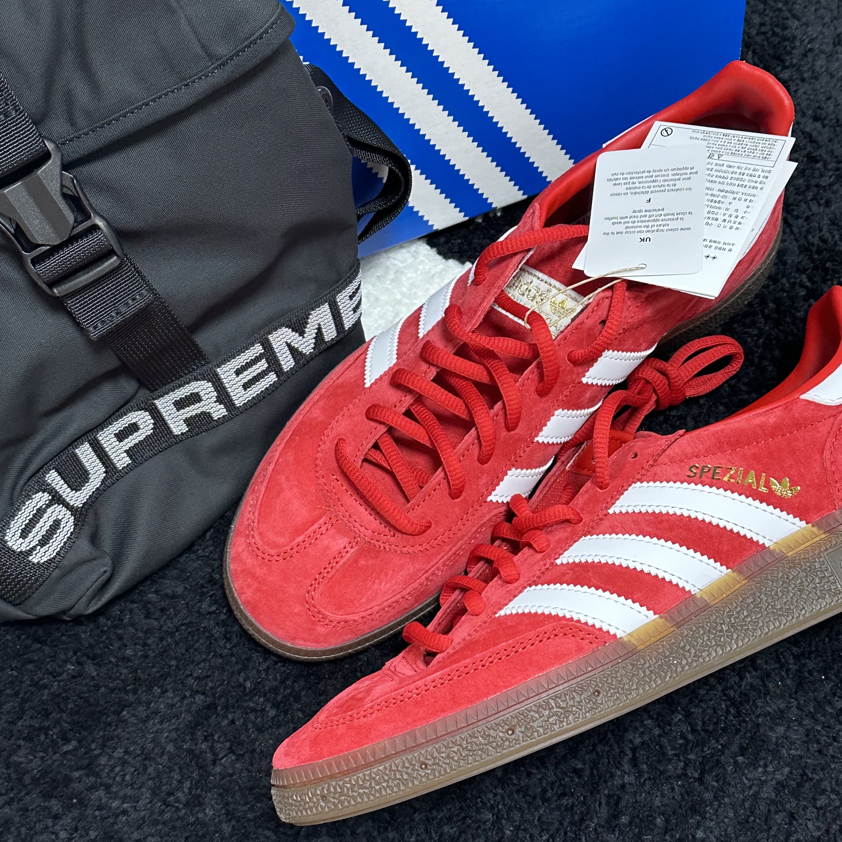 Supreme Field Side Bag Black - 23SS, Adidas Spezial Handball Scarlet Cloud White 착용 스타일