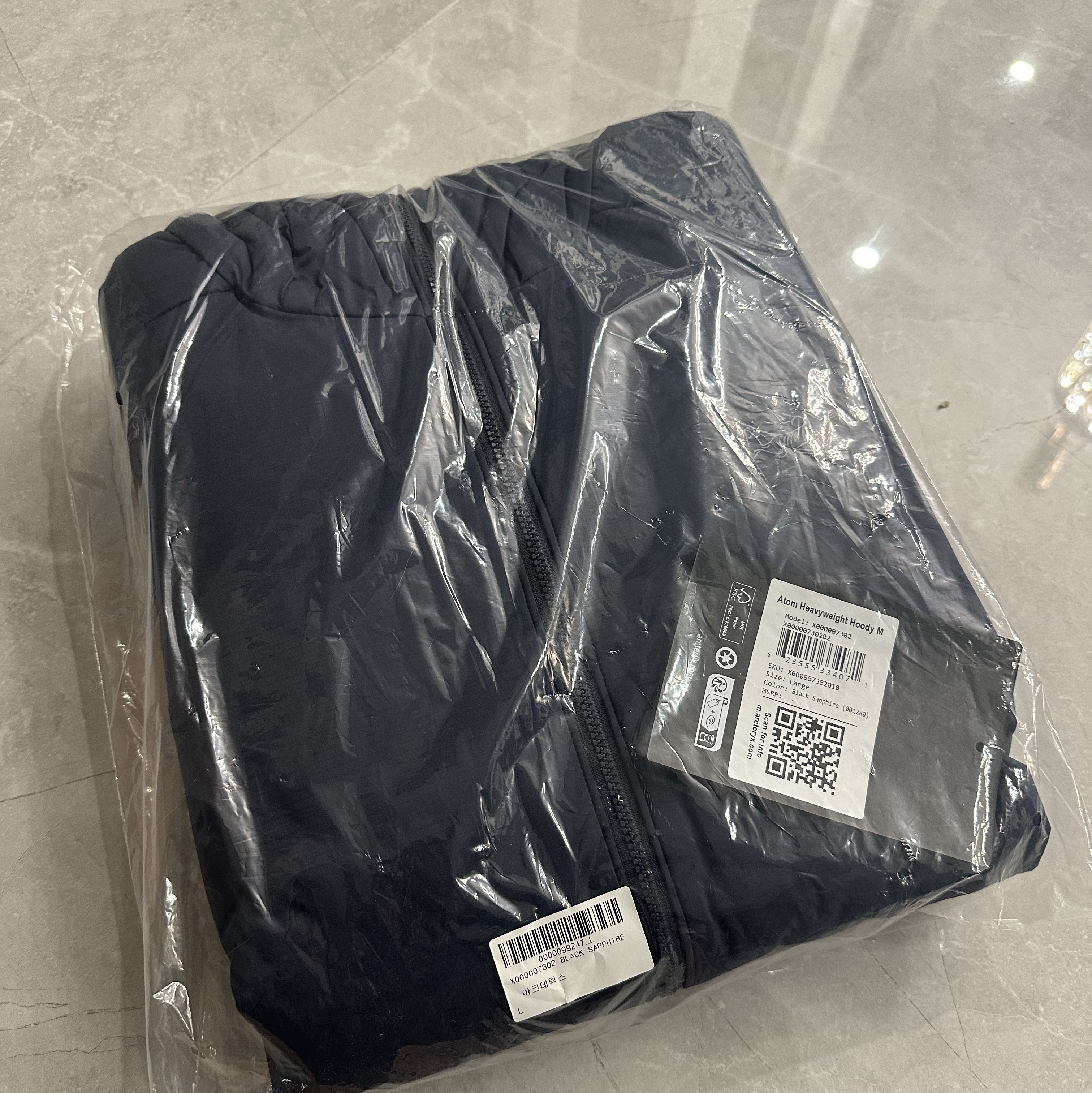 Arc'teryx Atom Heavyweight Hoody Black 착용 스타일