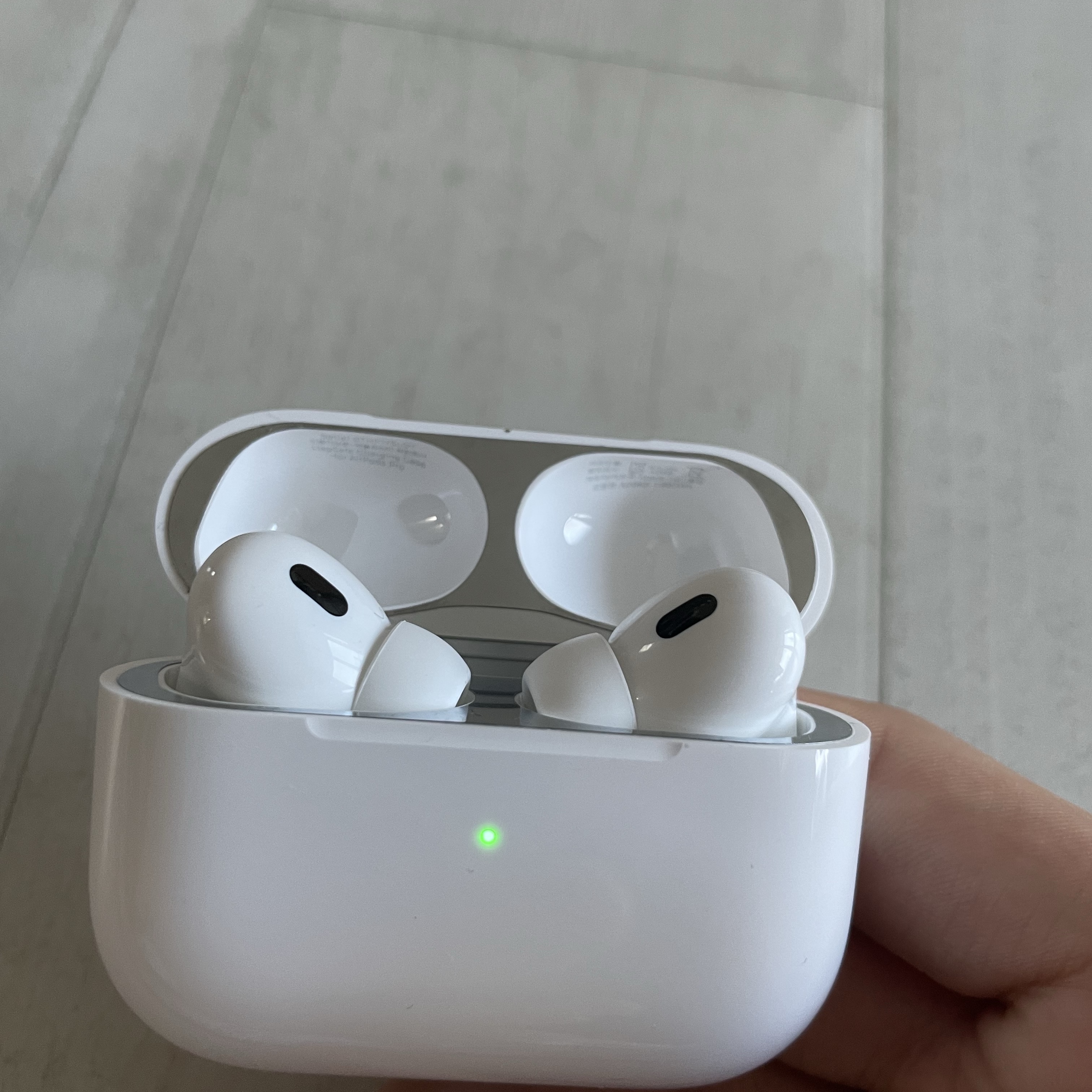 Apple Airpods Pro 2nd Gen with MagSafe Charging Case USB C (Korean Ver.), Apple AirPods 2nd Gen (Korean Ver.) 착용 스타일 - 2