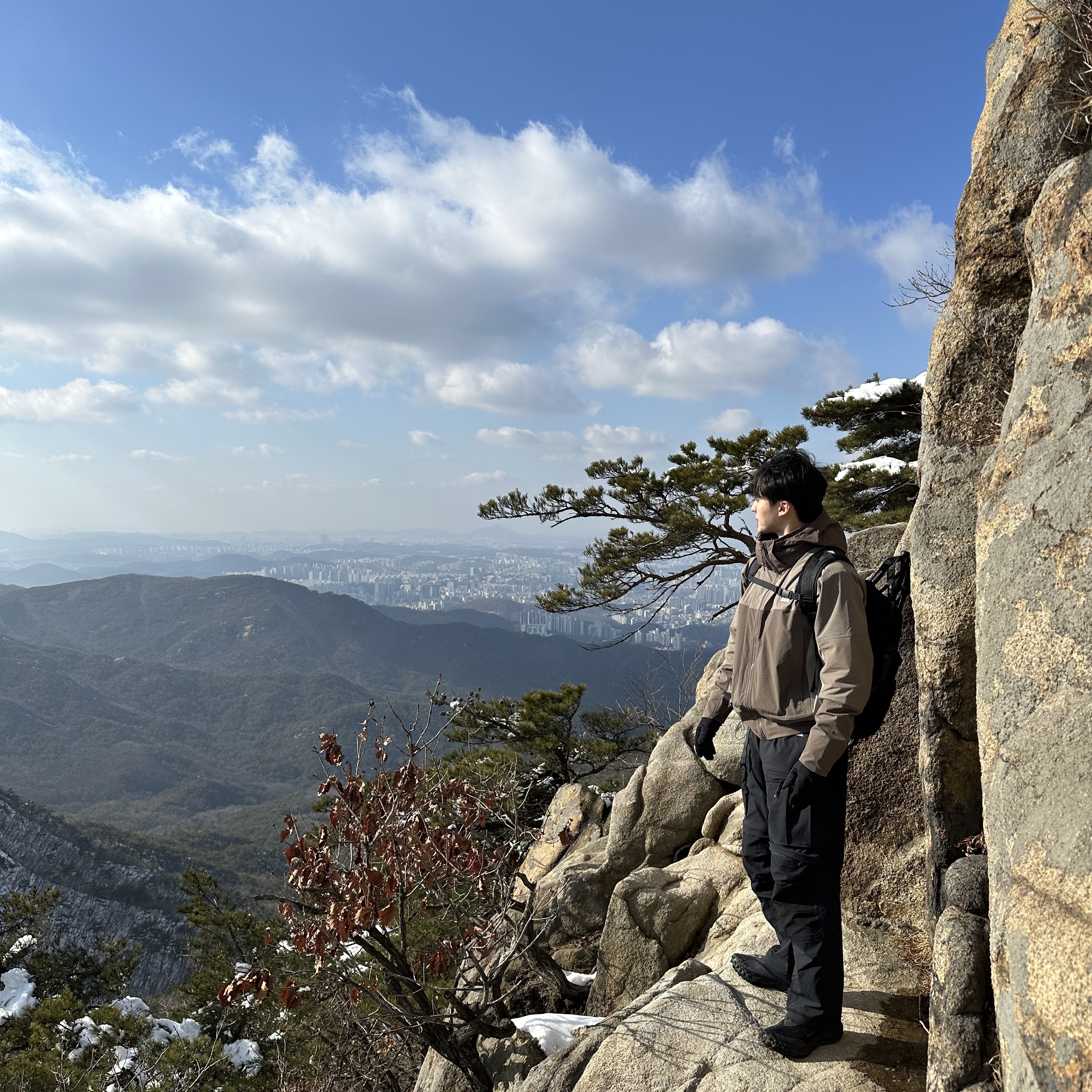 Nike ACG Sun Farer Jacket Ironstone - Asia, Nike ACG Smith Summit Cargo Pants Black Anthracite - US/EU 착용 스타일 - 3