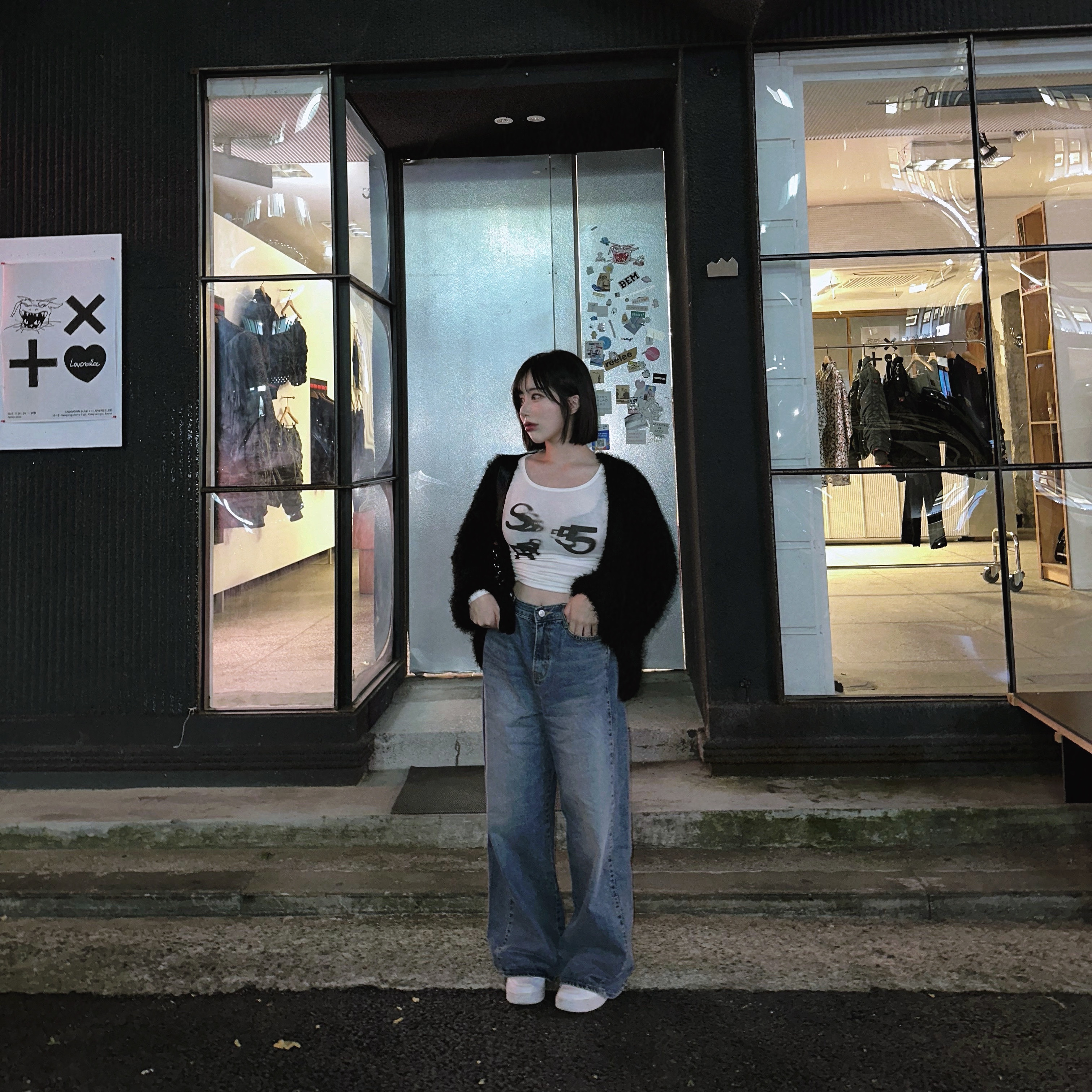 Nike Air Force 1 '07 Low White, Comfort Piyong Keyring Black 착용 스타일