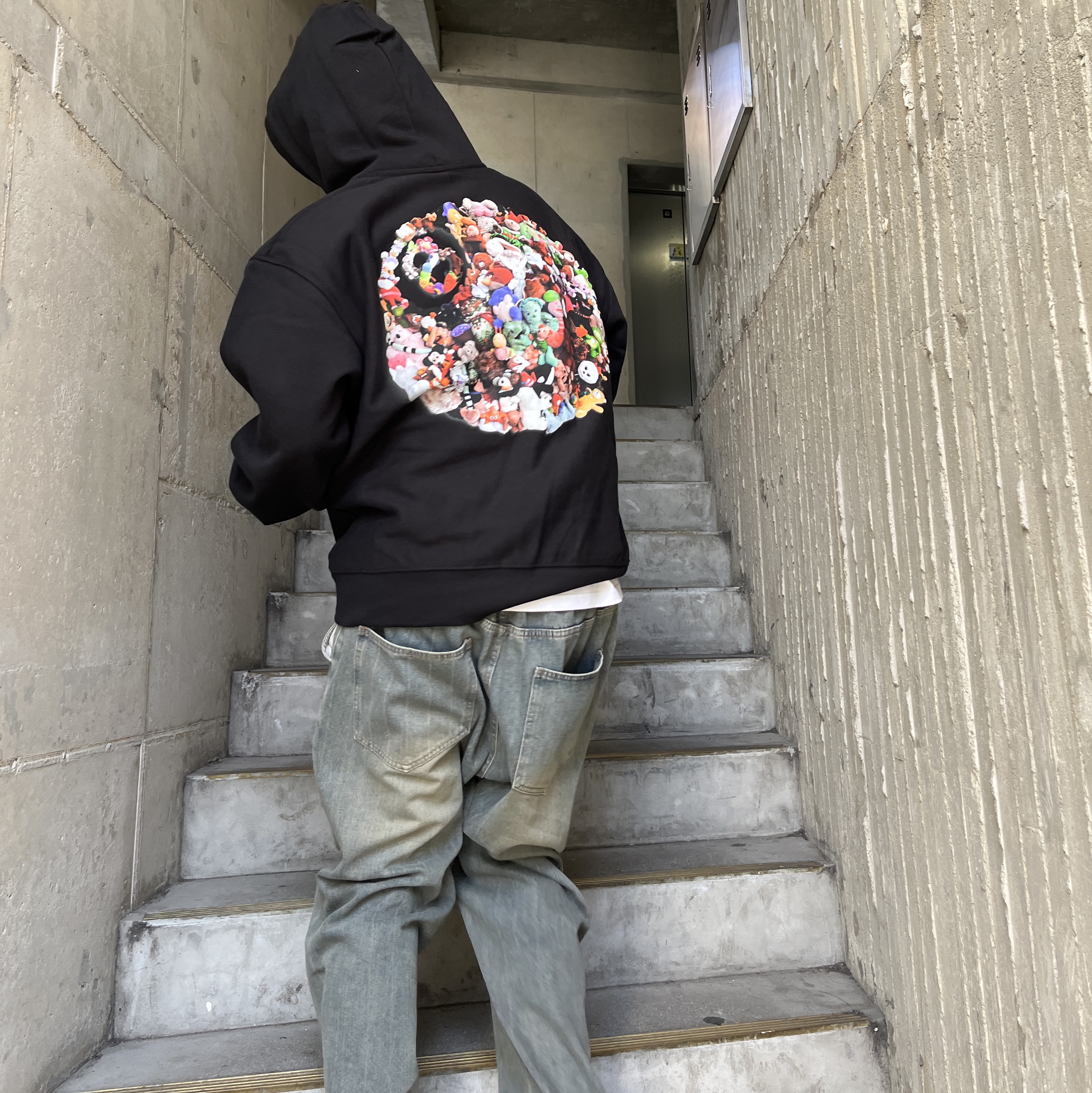 Stussy Plush Hoodie Black 착용 스타일