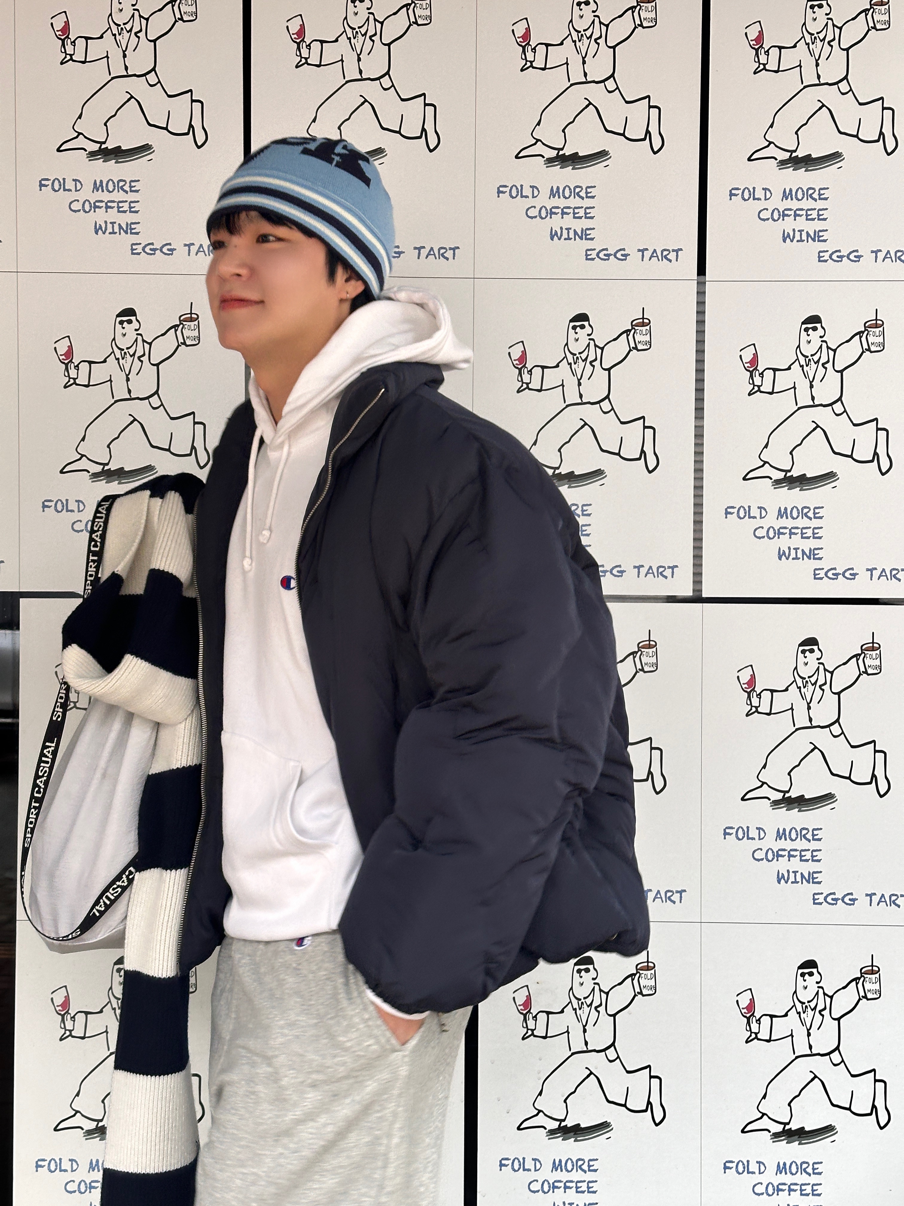 Heritage Floss Patent Sports Bag Cream 착용 스타일 - 1