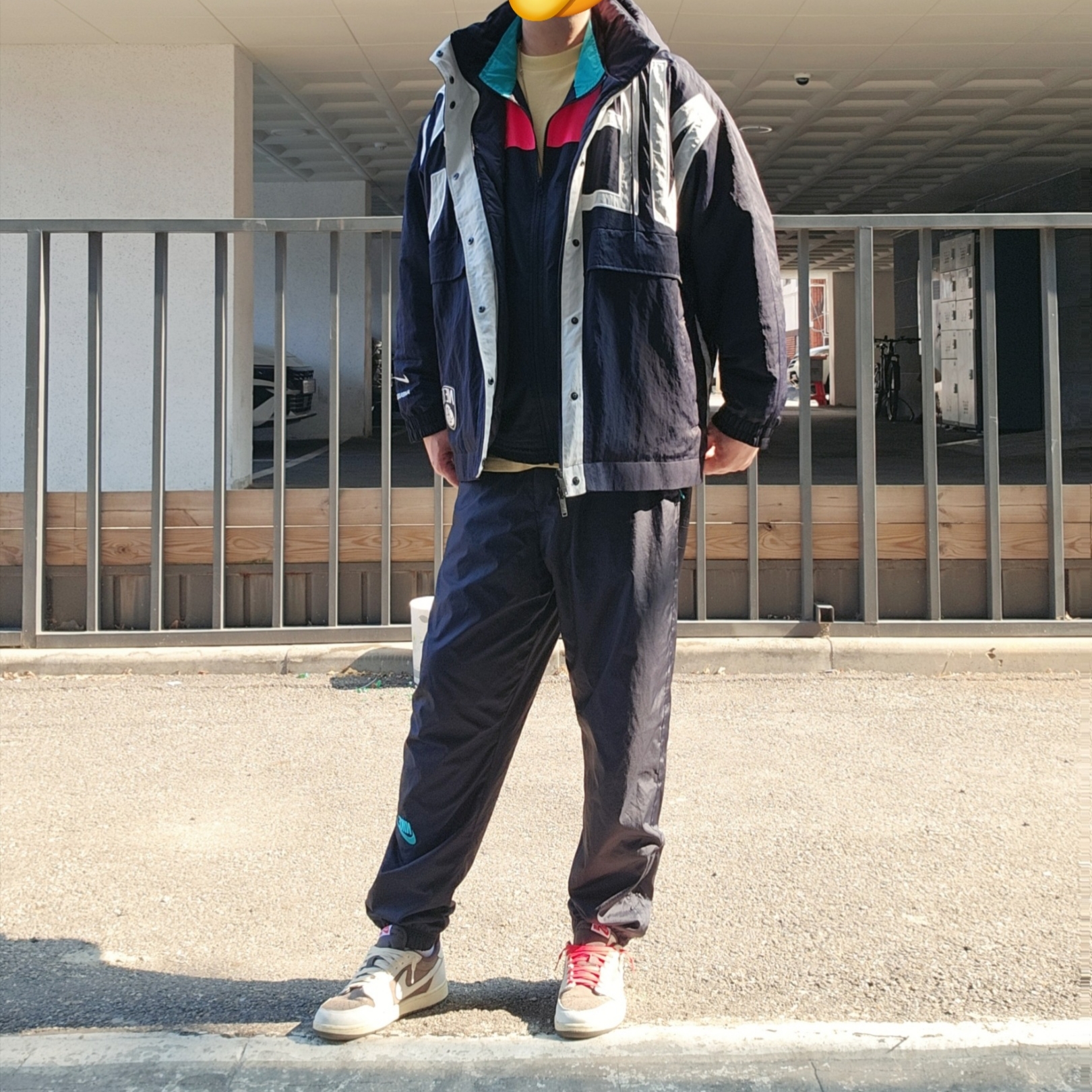 (W) Nike x Ambush NBA Collection Nets Jacket - US/EU, Jordan 1 x Travis Scott Retro Low OG SP Sail and Ridgerock 착용 스타일