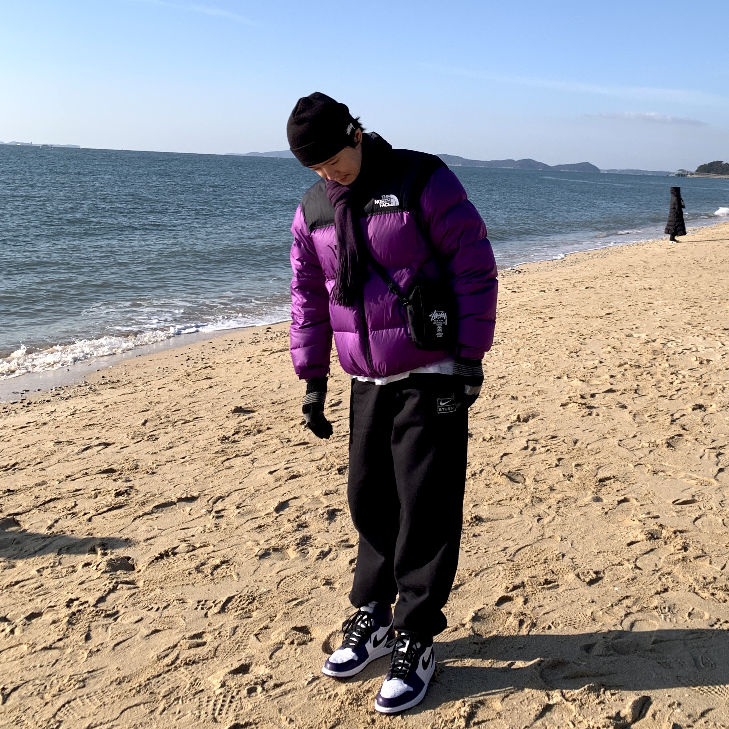 Jordan 1 Retro High OG Court Purple 2020, The North Face 1996 Eco Nuptse Jacket Purple 착용 스타일 - 1