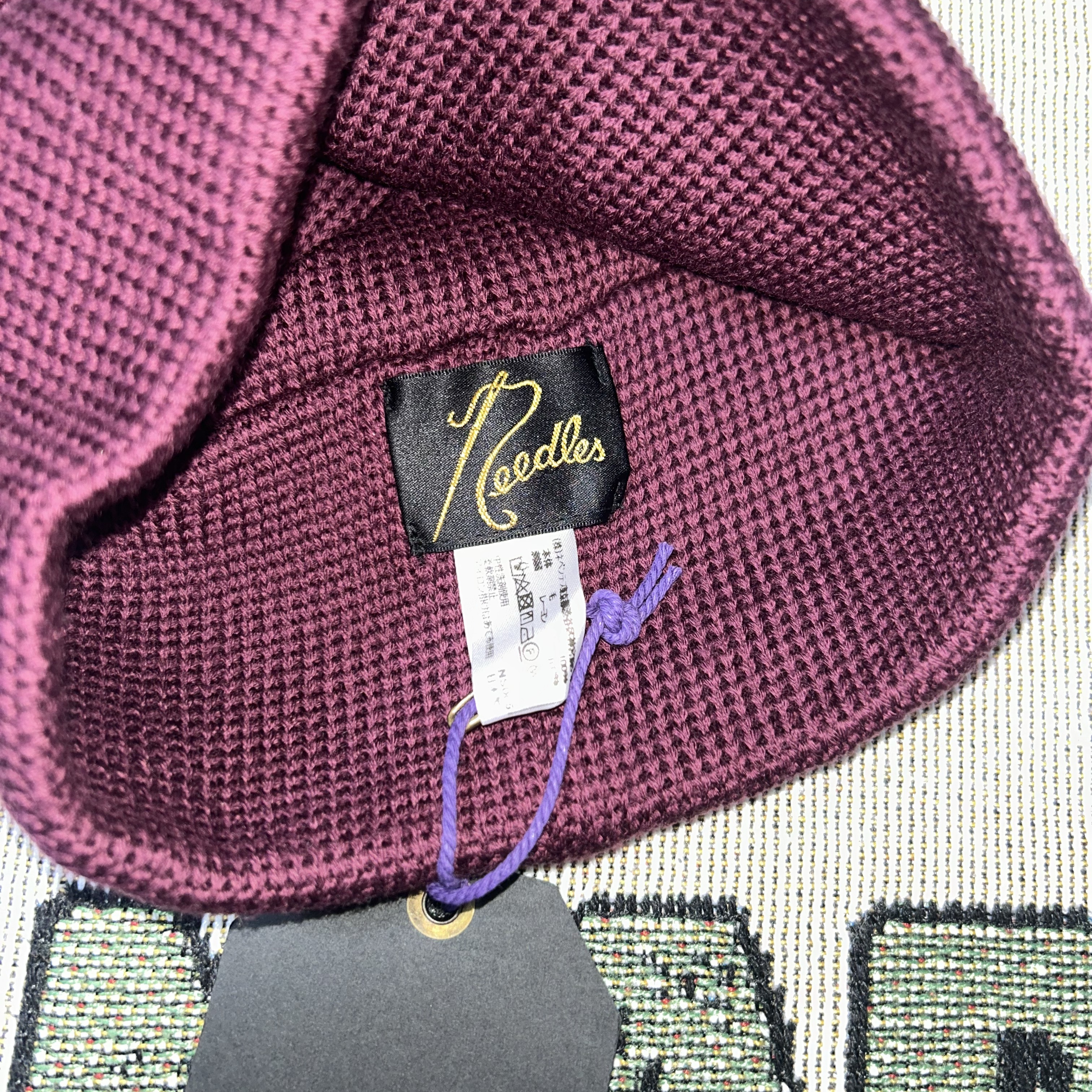 Needles Merino Wool Neck Warmer Wine 착용 스타일 - 3