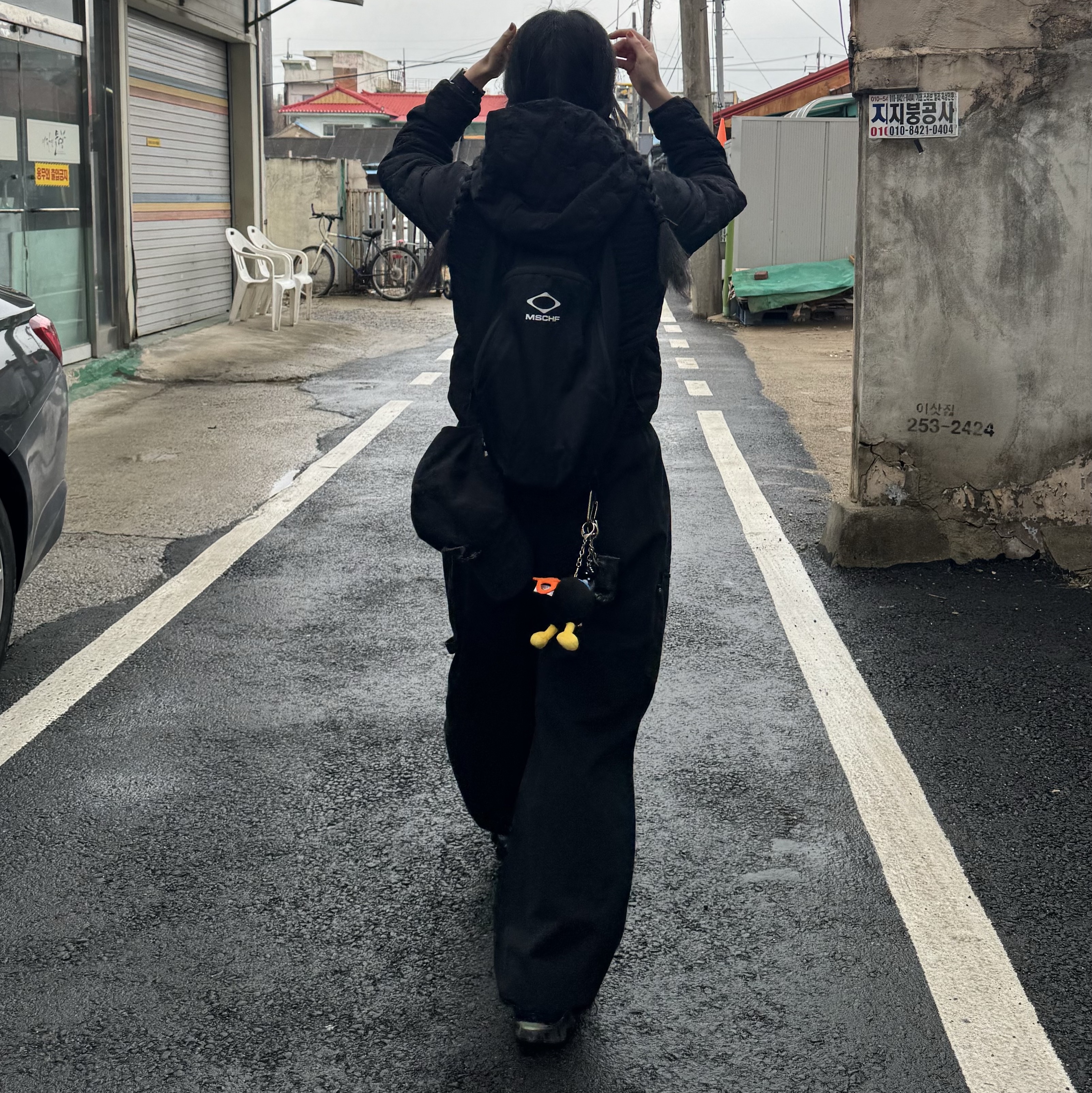 (W) Mischief Rhombus Quilted Jacket Black, (W) Mischief Rhombus Basic Ball Cap Black 착용 스타일 - 1