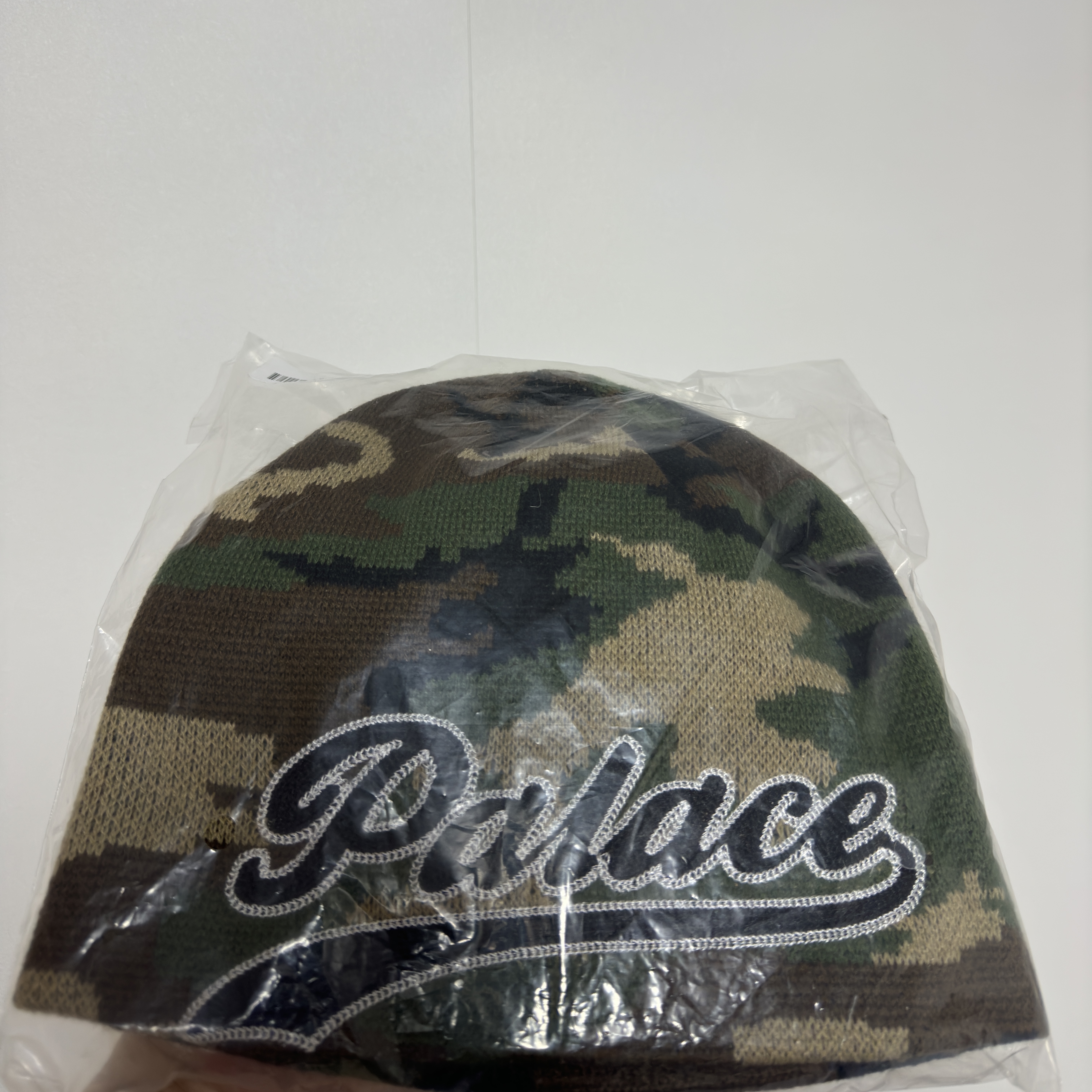 Palace Script Nein Cuff Beanie Camo - 23SS 착용 스타일