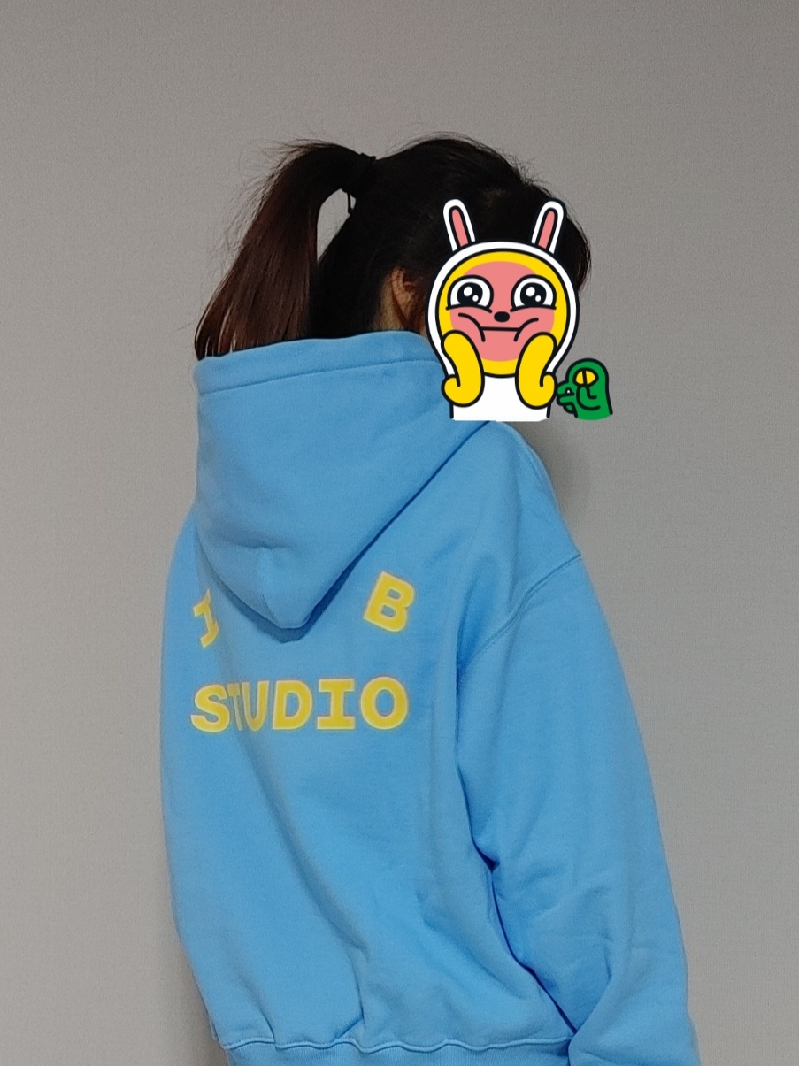 IAB Studio Hoodie Sky Blue Lemon 착용 스타일