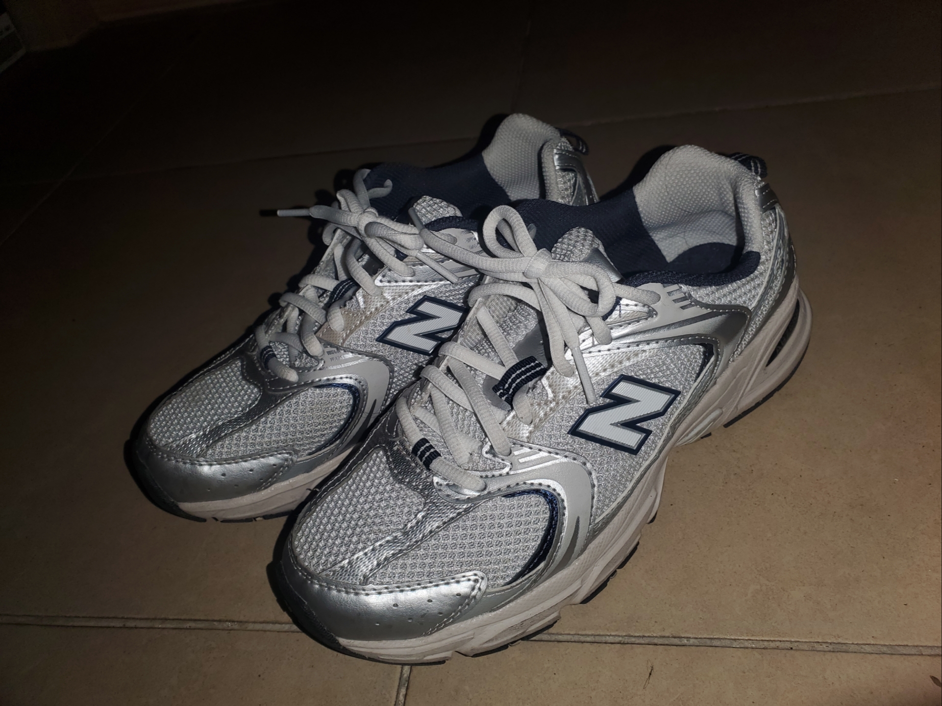 New Balance 530 Steel Grey 착용 스타일