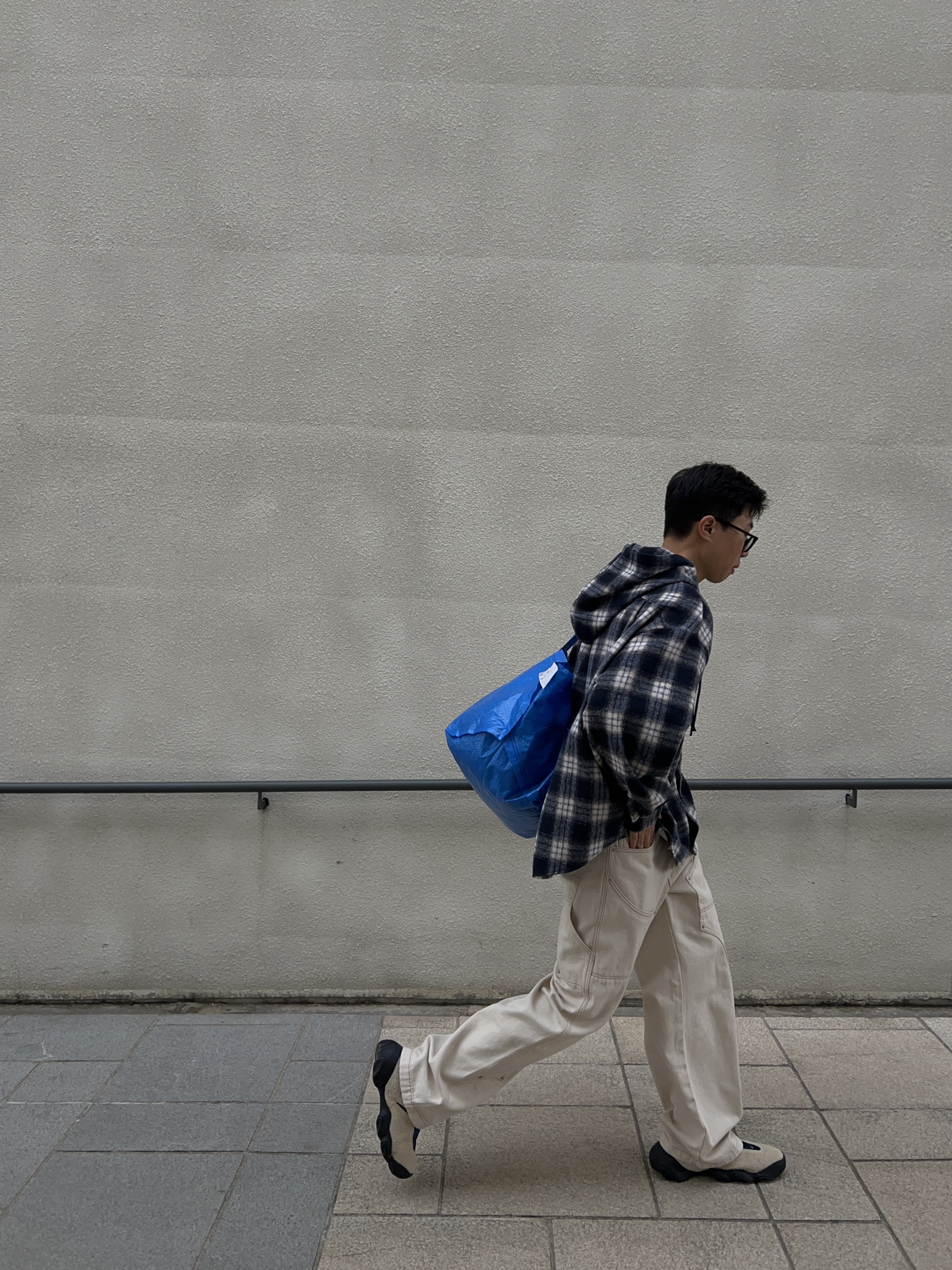 Oakley Factory Team x Brain Dead Flesh Sand Blue 착용 스타일 - 1