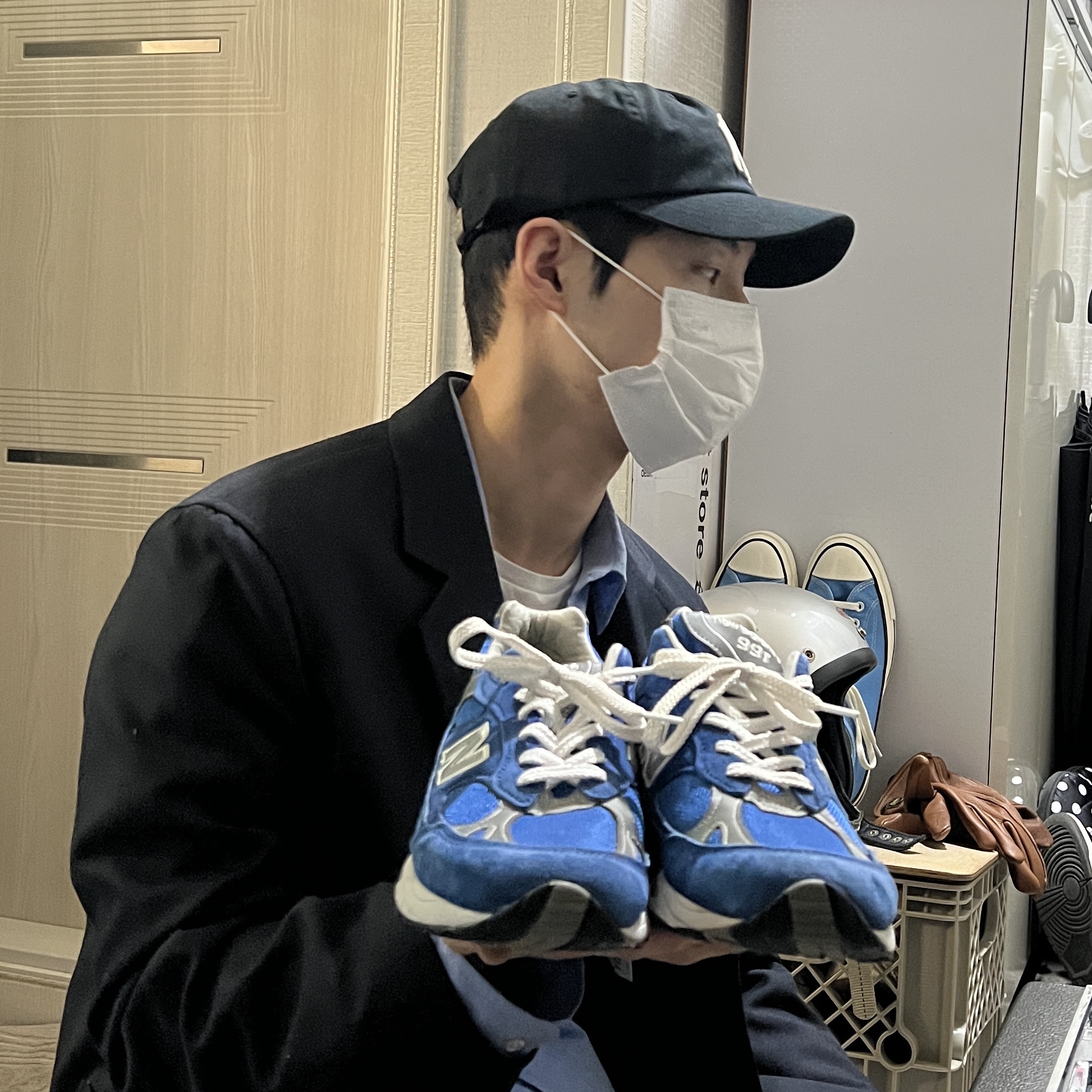 New Balance Made in UK 991 Blue, Thisisneverthat x New Era x MLB New York Yankees 9FIFTY Retro Crown Cap Black 착용 스타일 - 1