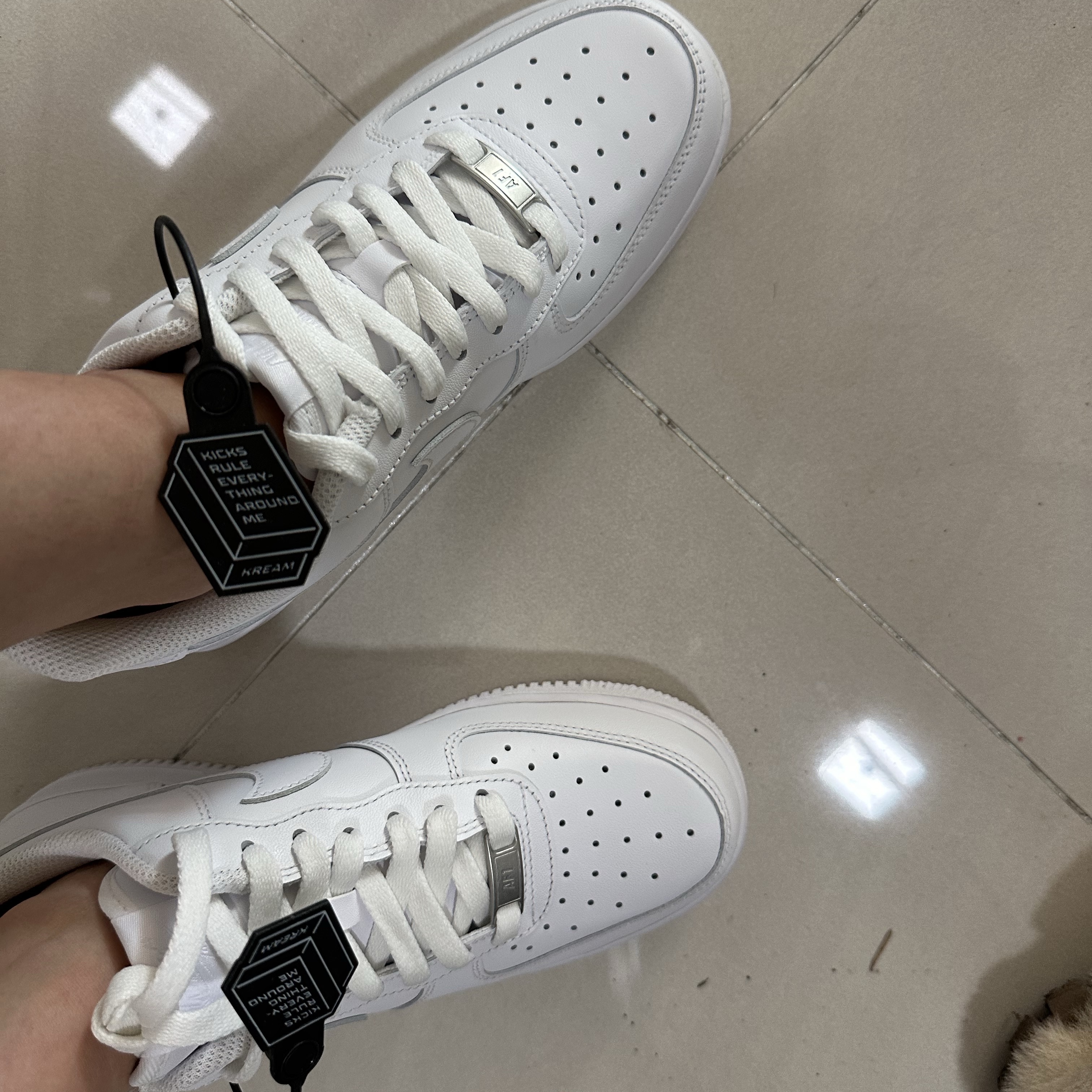 (W) Nike Air Force 1 '07 Low White 착용 스타일