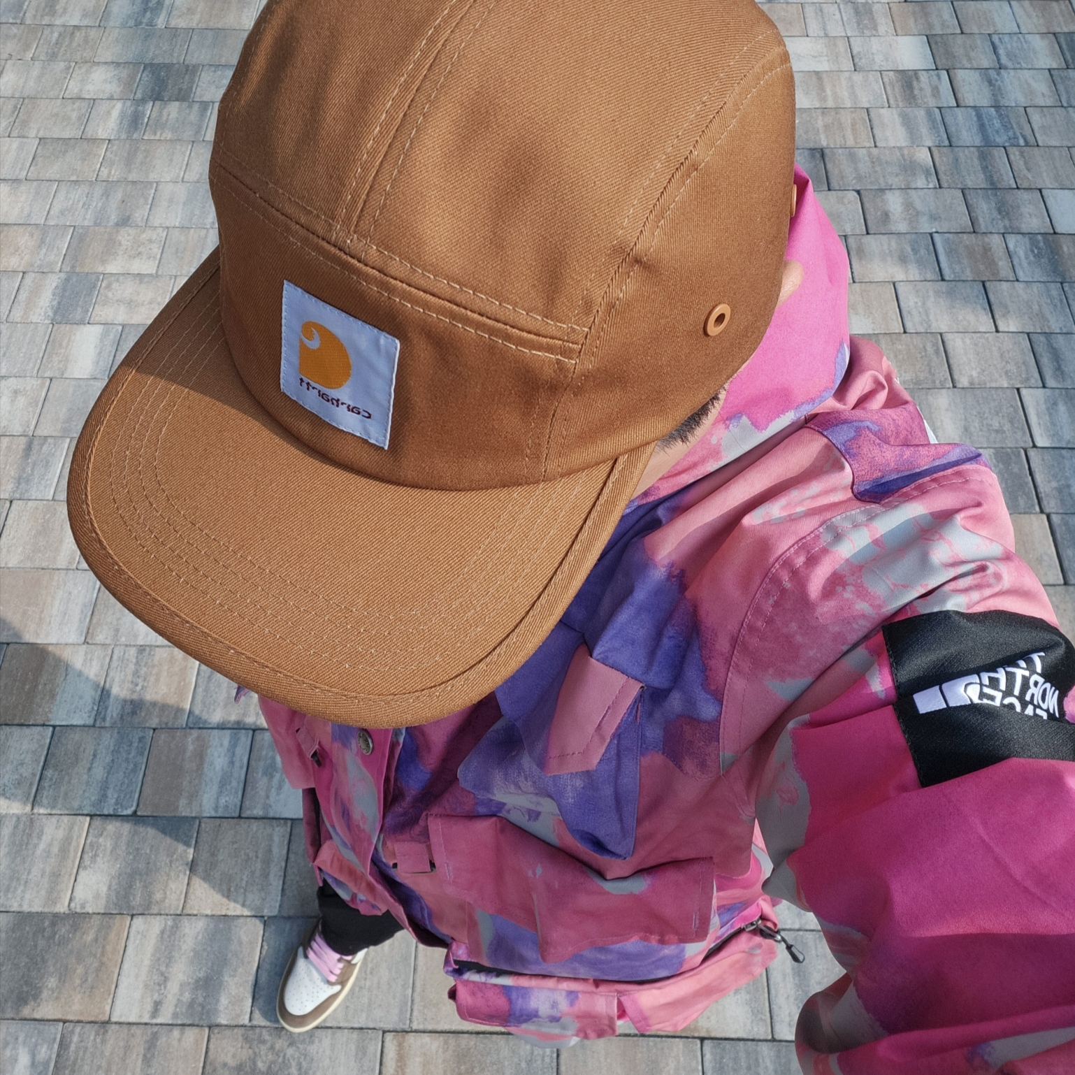 Carhartt WIP Backley Cap Hamilton Brown, Supreme x The North Face Cargo Jacket Multi-Color - 20SS 착용 스타일