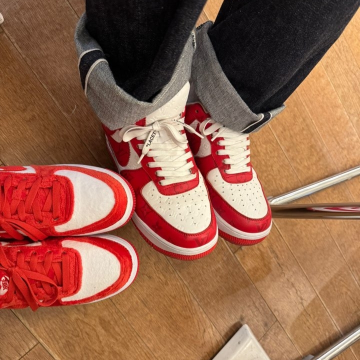 (GS) Nike Air Force 1 Low Valentine Day Team Red, Louis Vuitton x Nike Air Force 1 Low by Virgil Abloh White Comet Red 착용 스타일