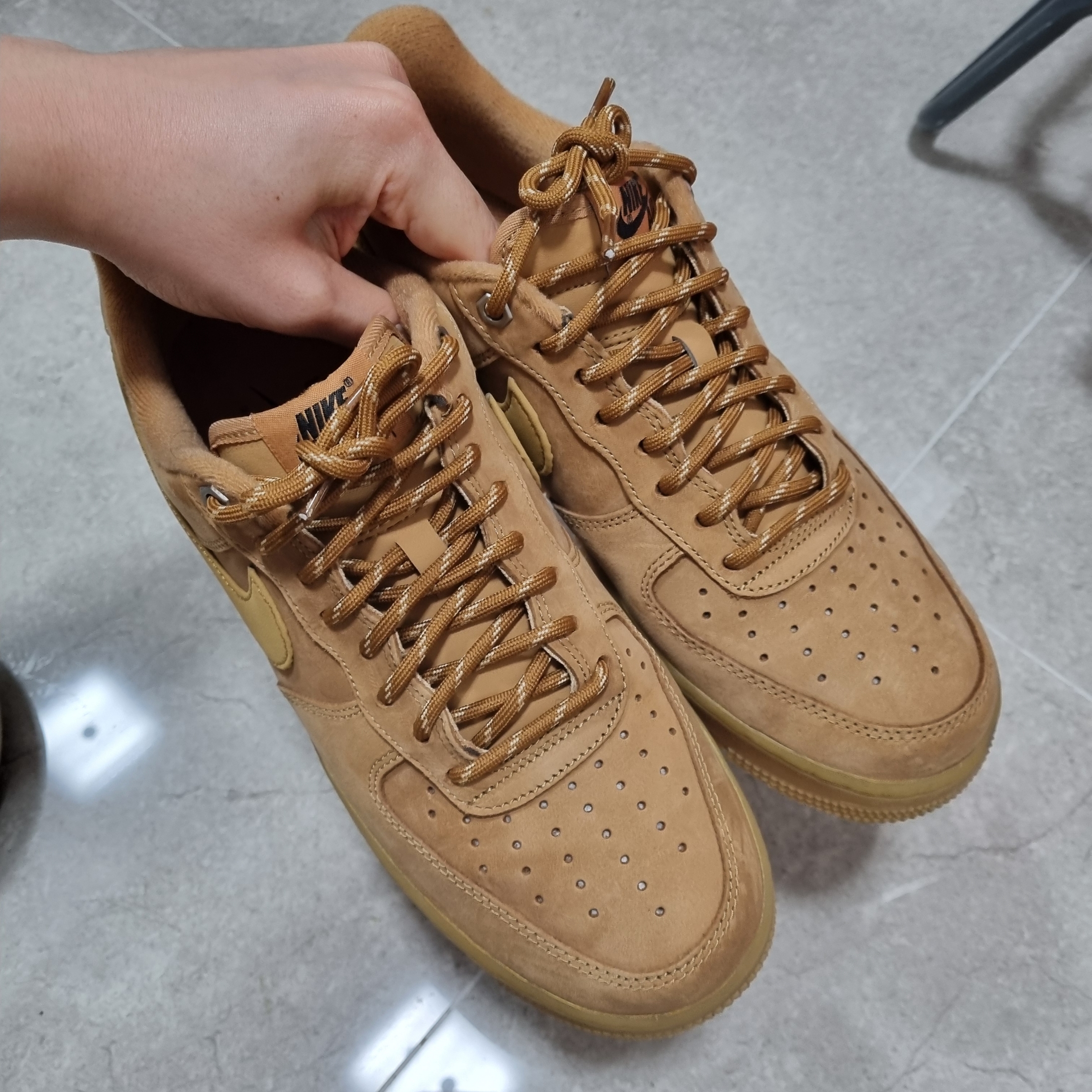 Nike Air Force 1 '07 WB Flax 착용 스타일