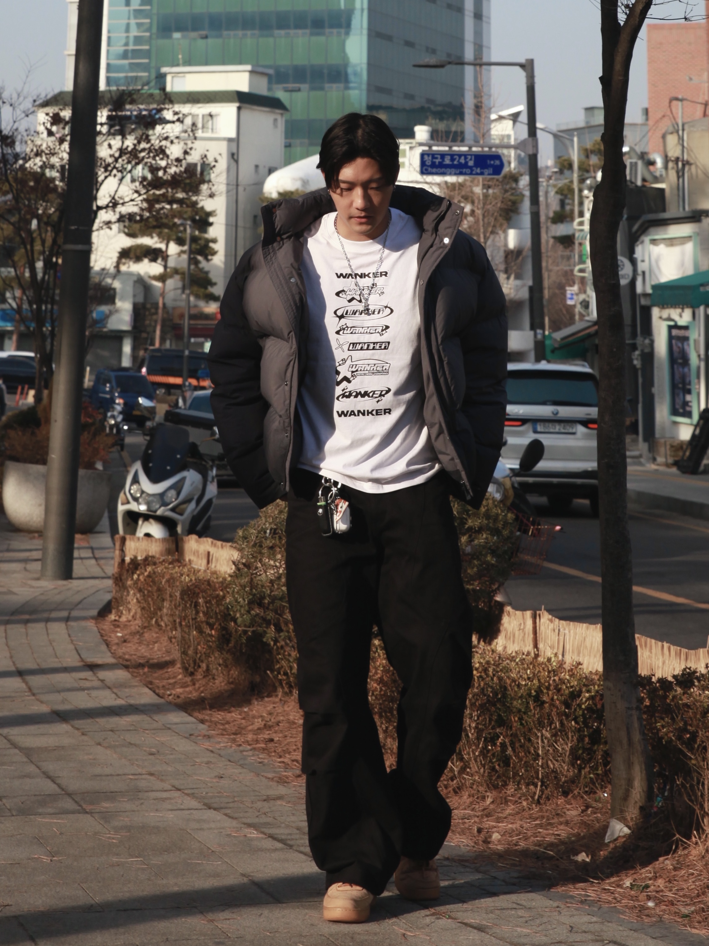 Zara x Ader Error Puffer Jacket Grey, Nike Air Force 1 '07 WB Flax 착용 스타일