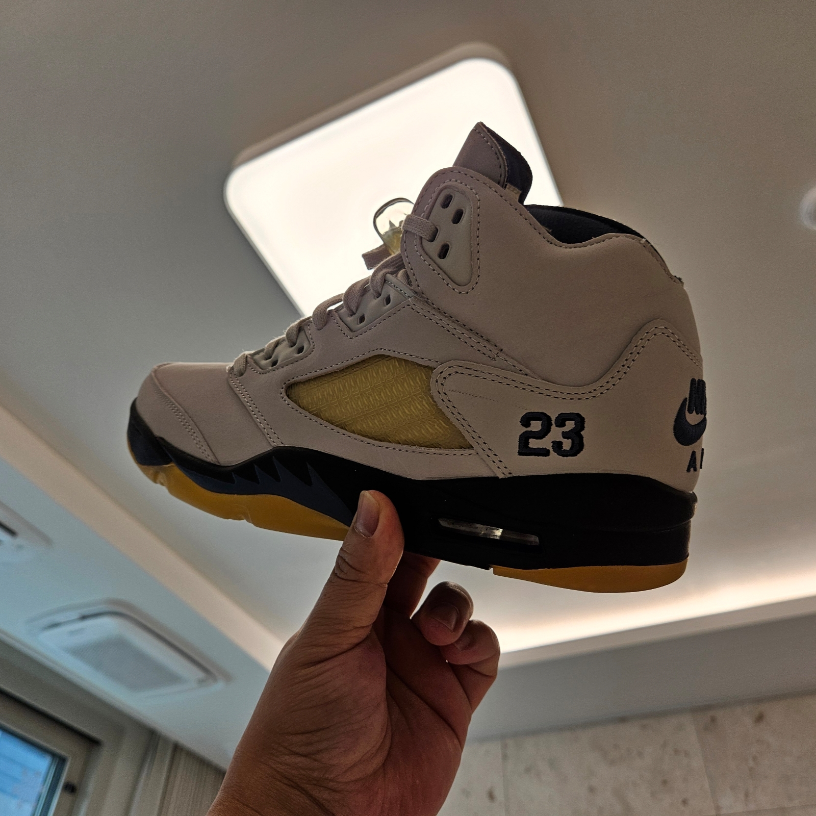 (W) Jordan 5 x A Ma Maniere Retro Dawn 착용 스타일