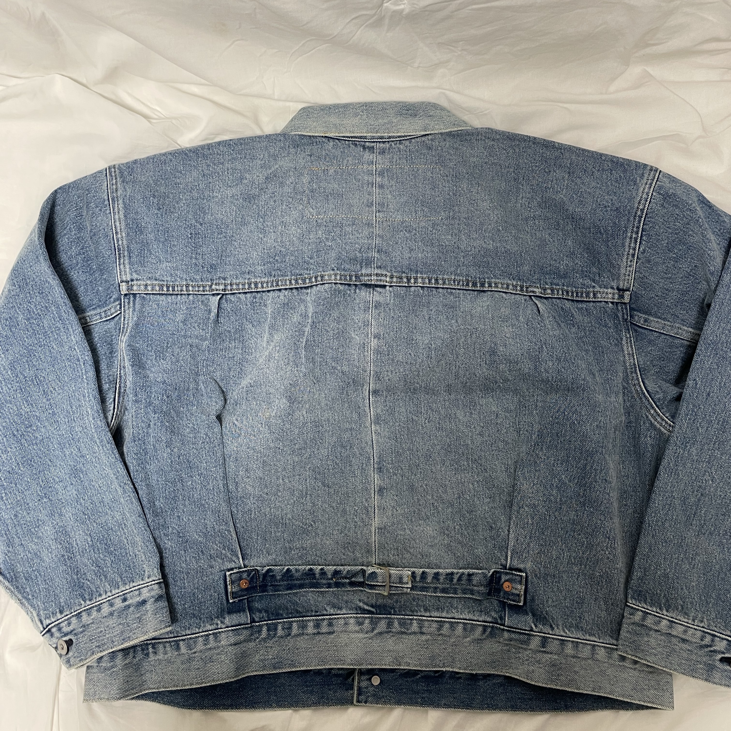 Levi's x Beams Stay Loose Type I Denim Trucker Jacket Vintage Wash 착용 스타일 - 4
