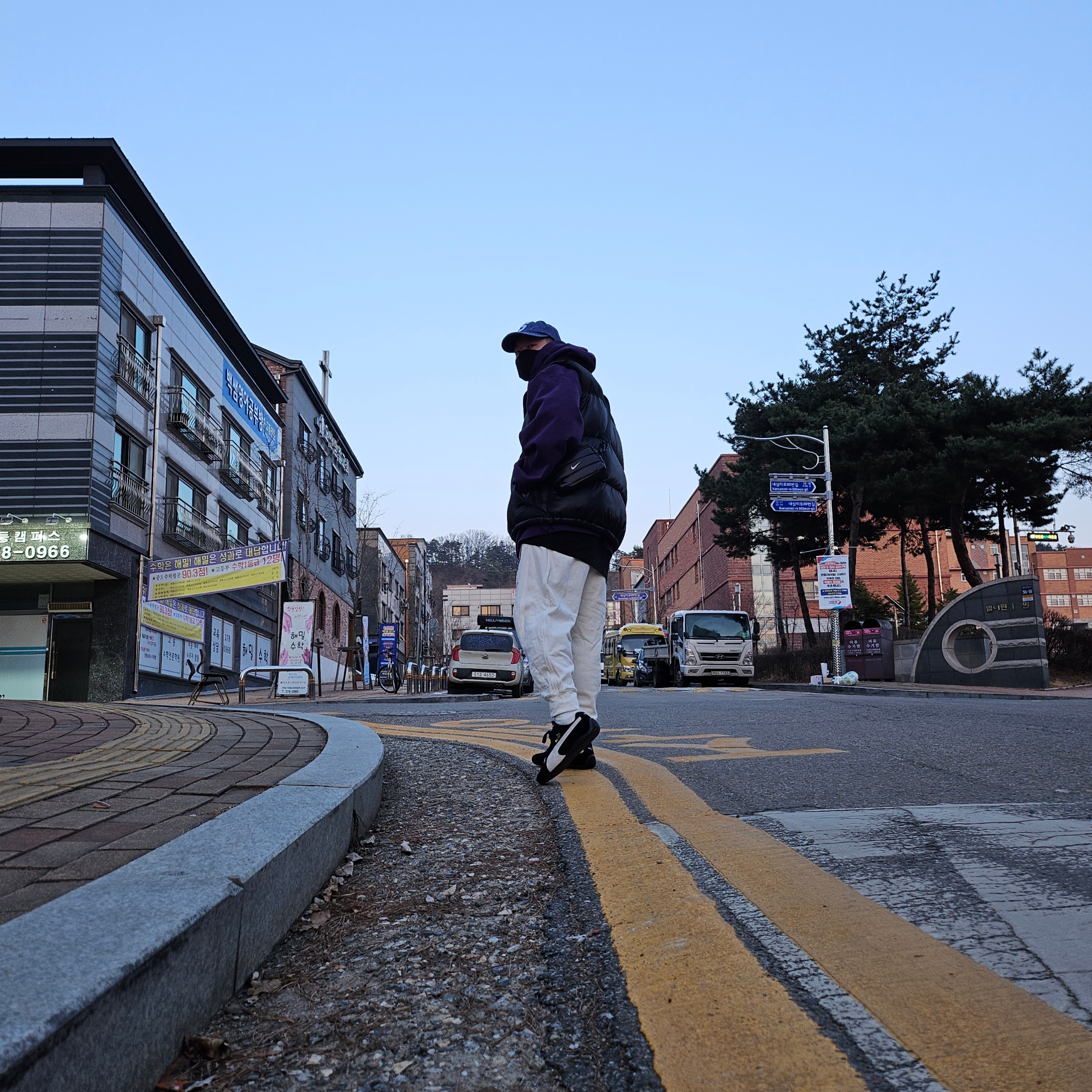 Supreme Box Logo Hooded Sweatshirt Dark Purple - 23FW, Puma Speedcat OG Sparco Black White 착용 스타일 - 1