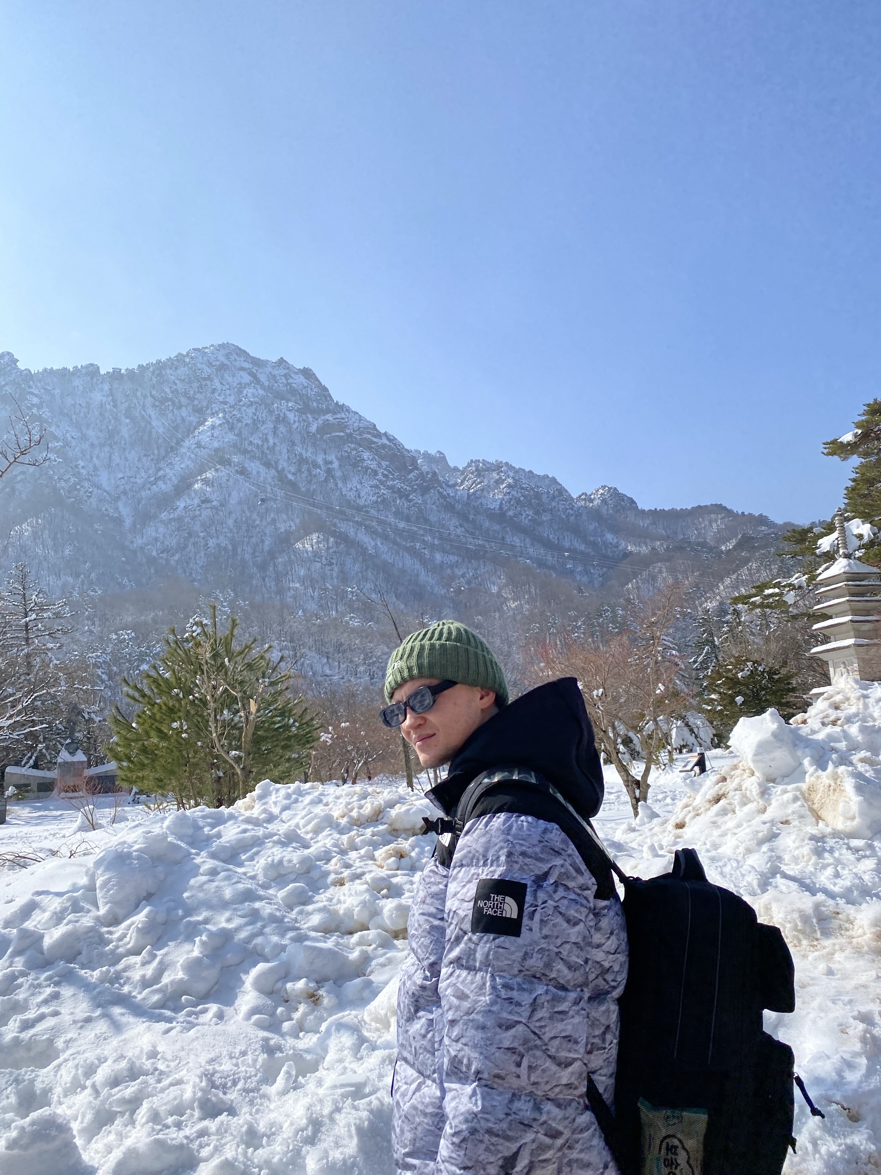 The North Face White Label Novelty Nuptse Down Jacket P White, Supreme Classic Logo Chunky Ribbed Beanie Olive - 23FW 착용 스타일